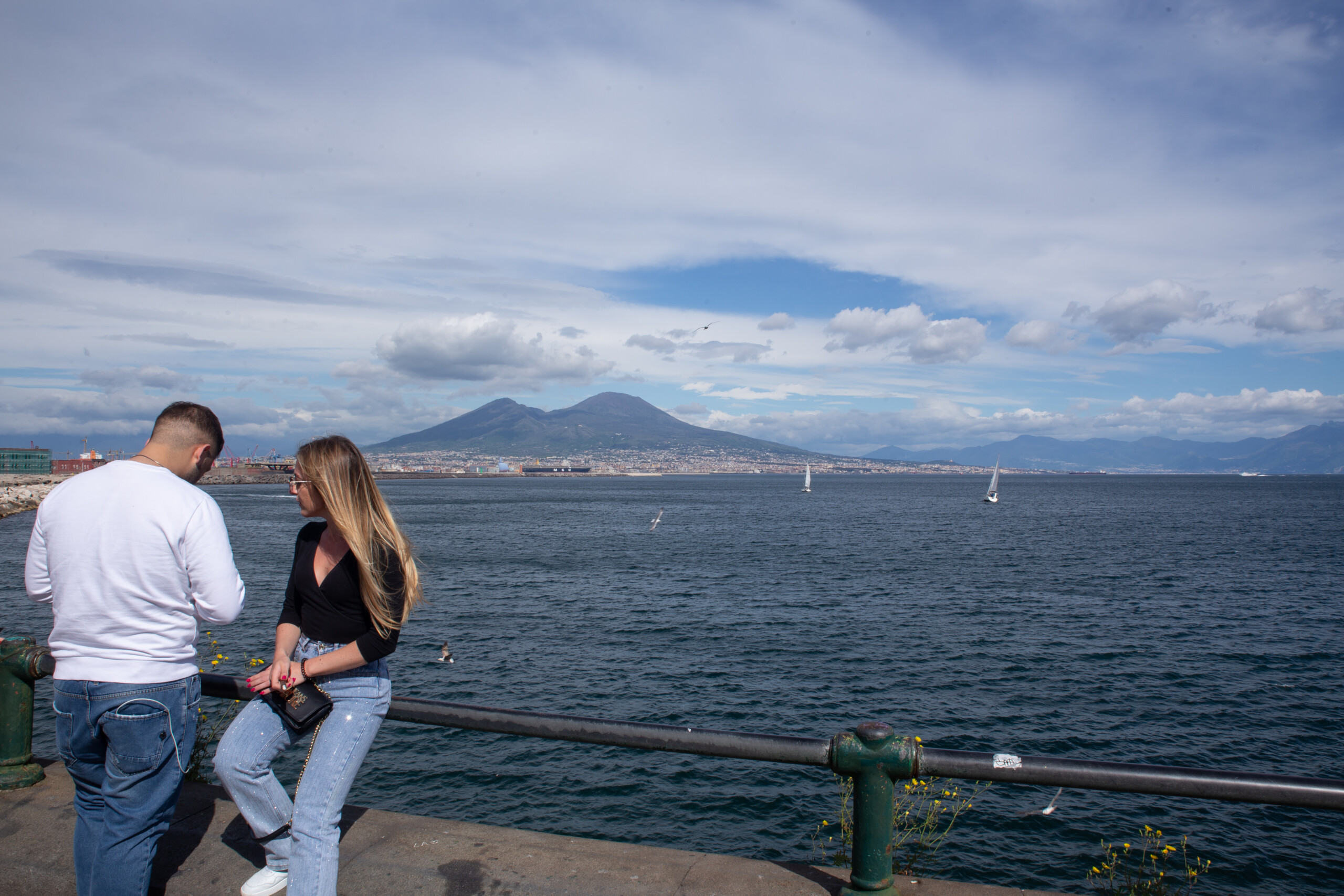 fires civil protection sends 6 water bombers to vesuvius national park scaled