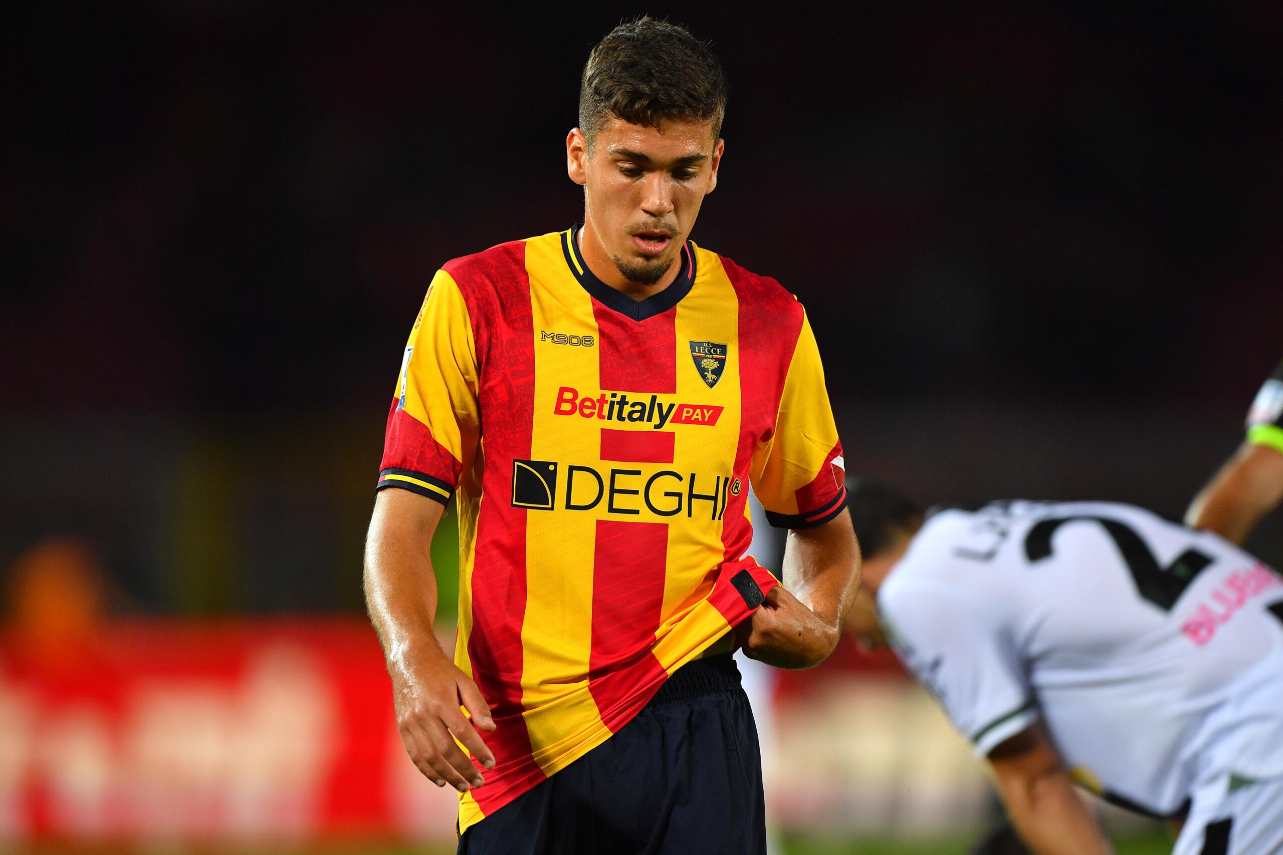football joan gonzalez announces his retirement at 23 lecce bids farewell a true gentleman scaled