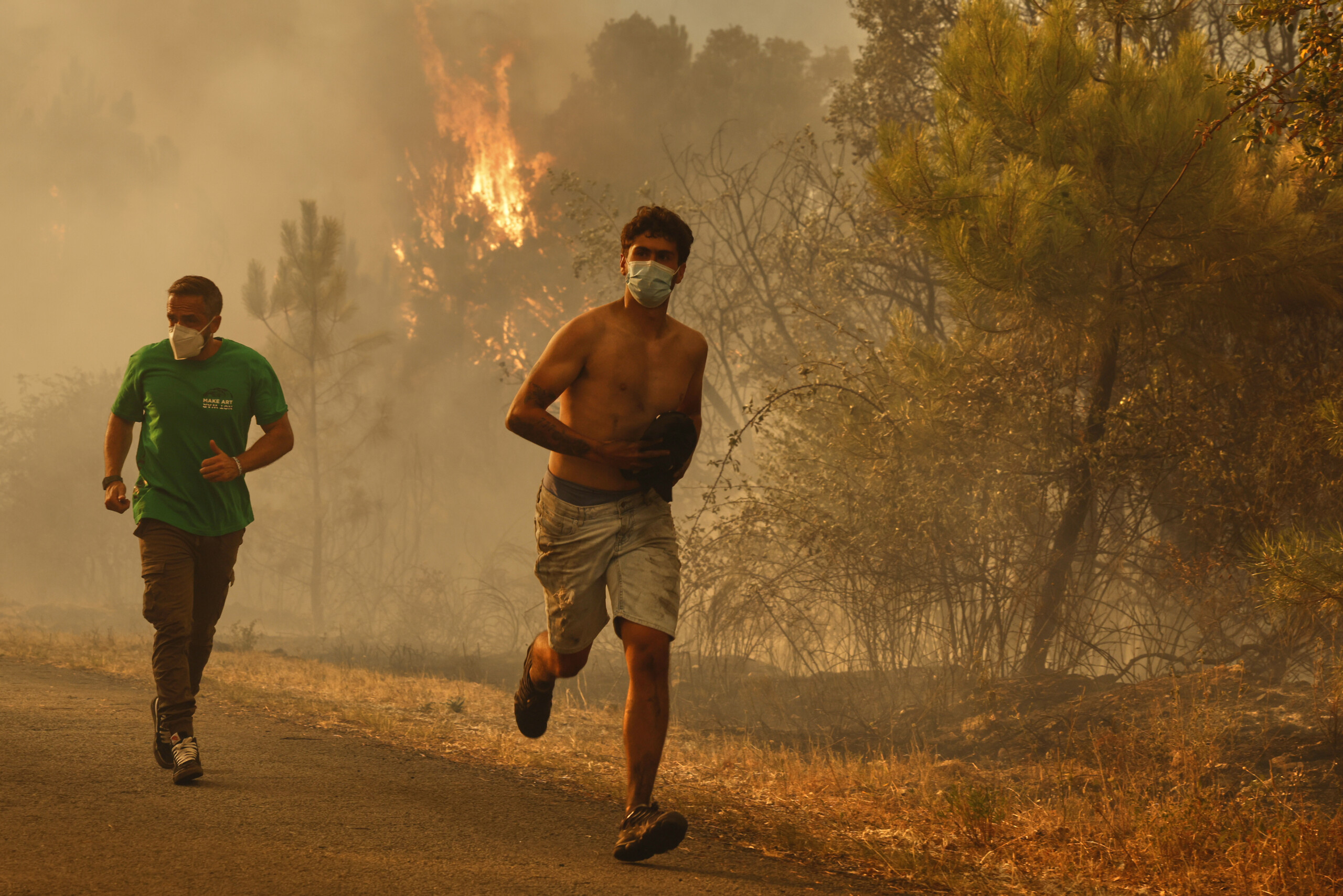 spain fires over 8000 people evacuated due to forest fires scaled