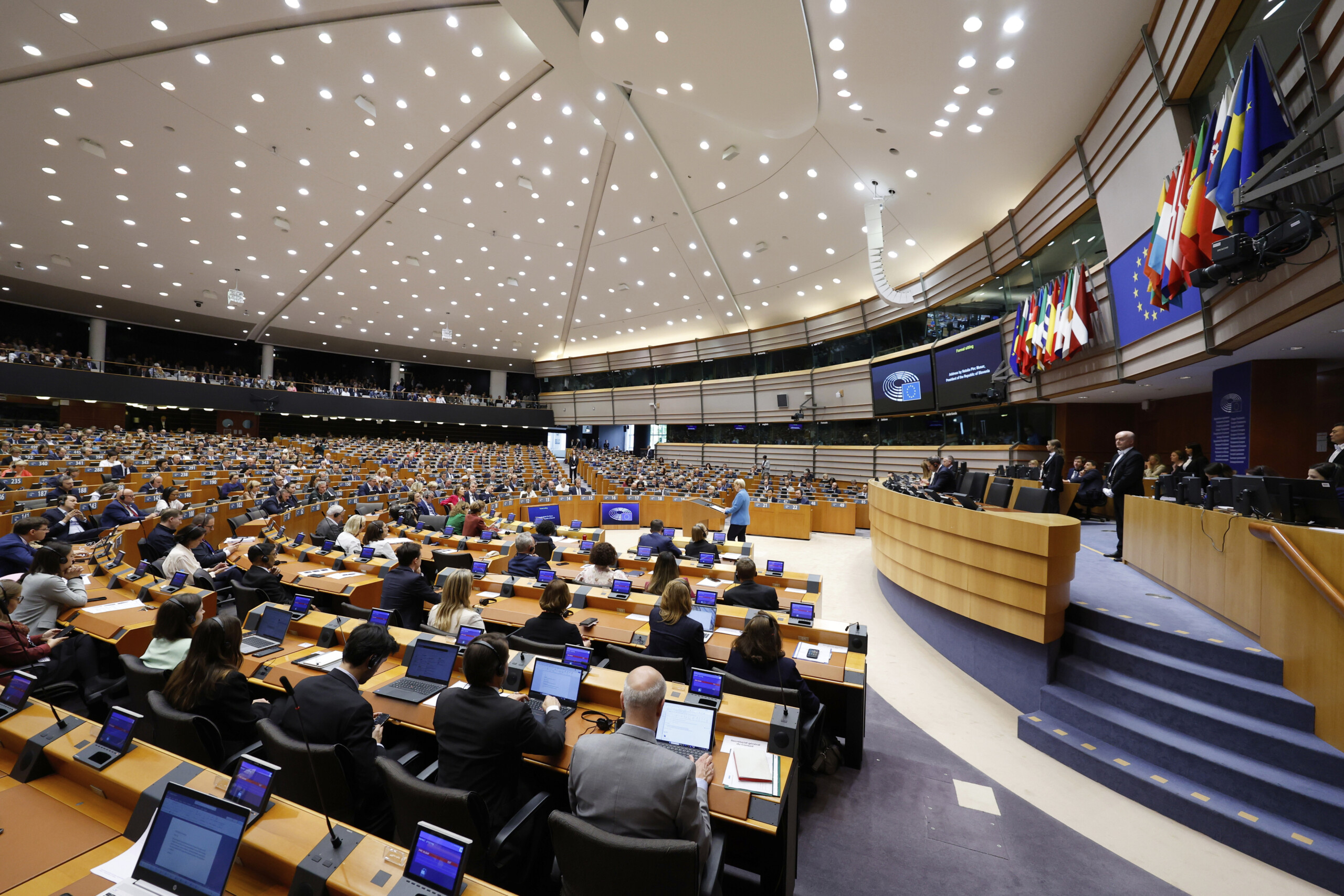 ukraine eu the pressure on moscow continues we are working on new sanctions scaled