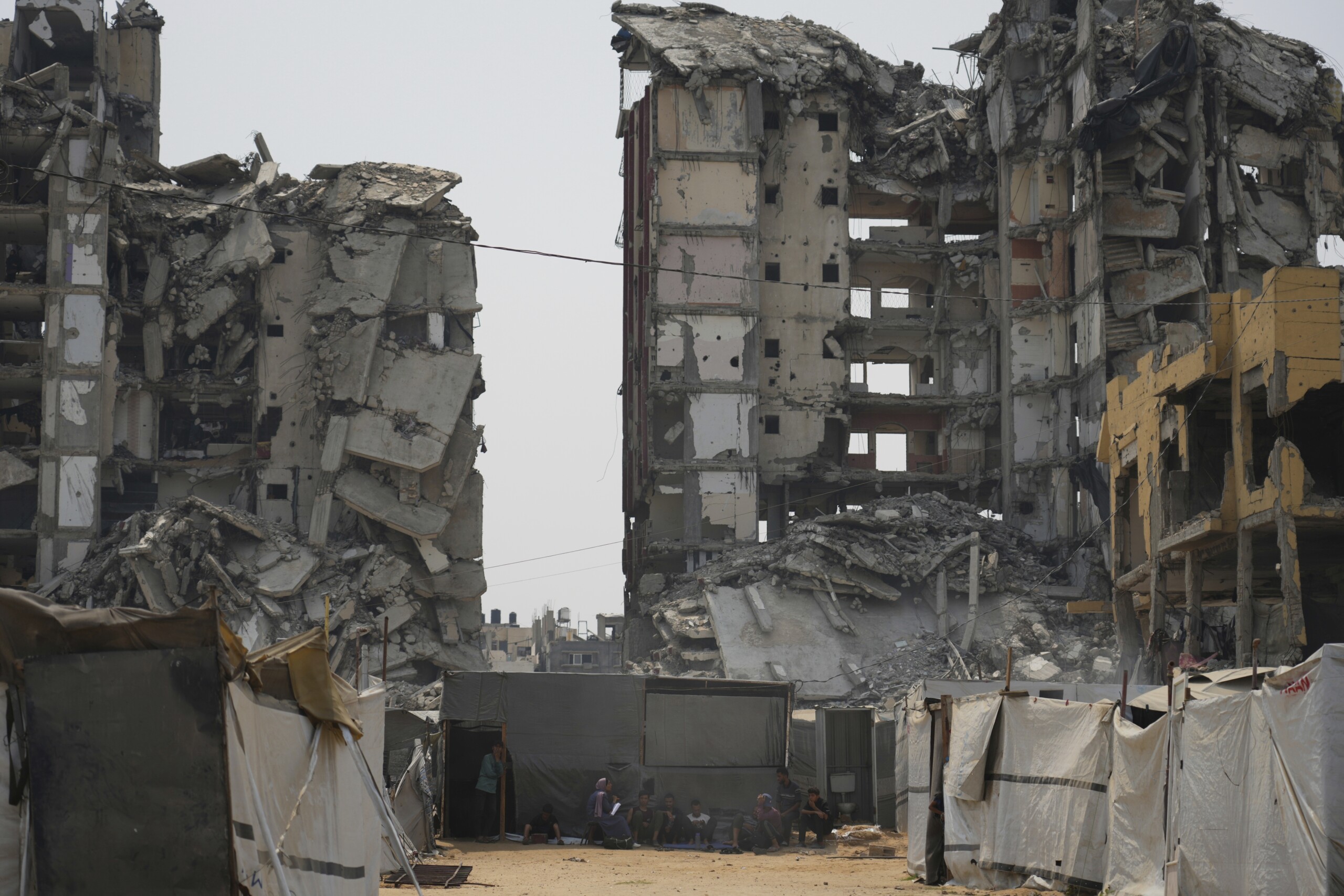 middle east hospital bombed in gaza city at least seven dead scaled