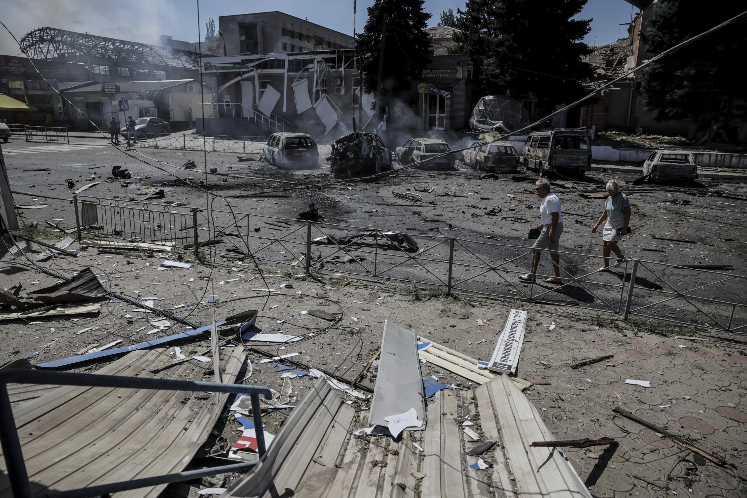 ukraine russian attack in donetsk 5 dead scaled