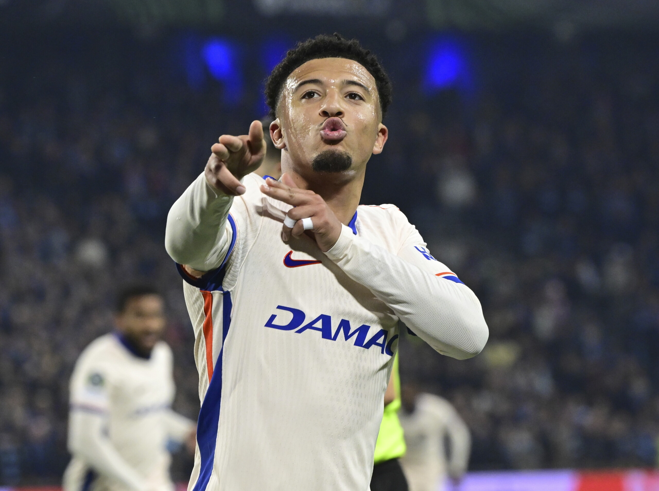 football turkish press reports jadon sancho heading to besiktas scaled
