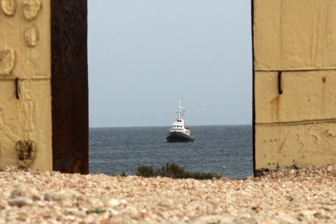 migrants mediterranea 10 people thrown into the sea by libyan militiamen