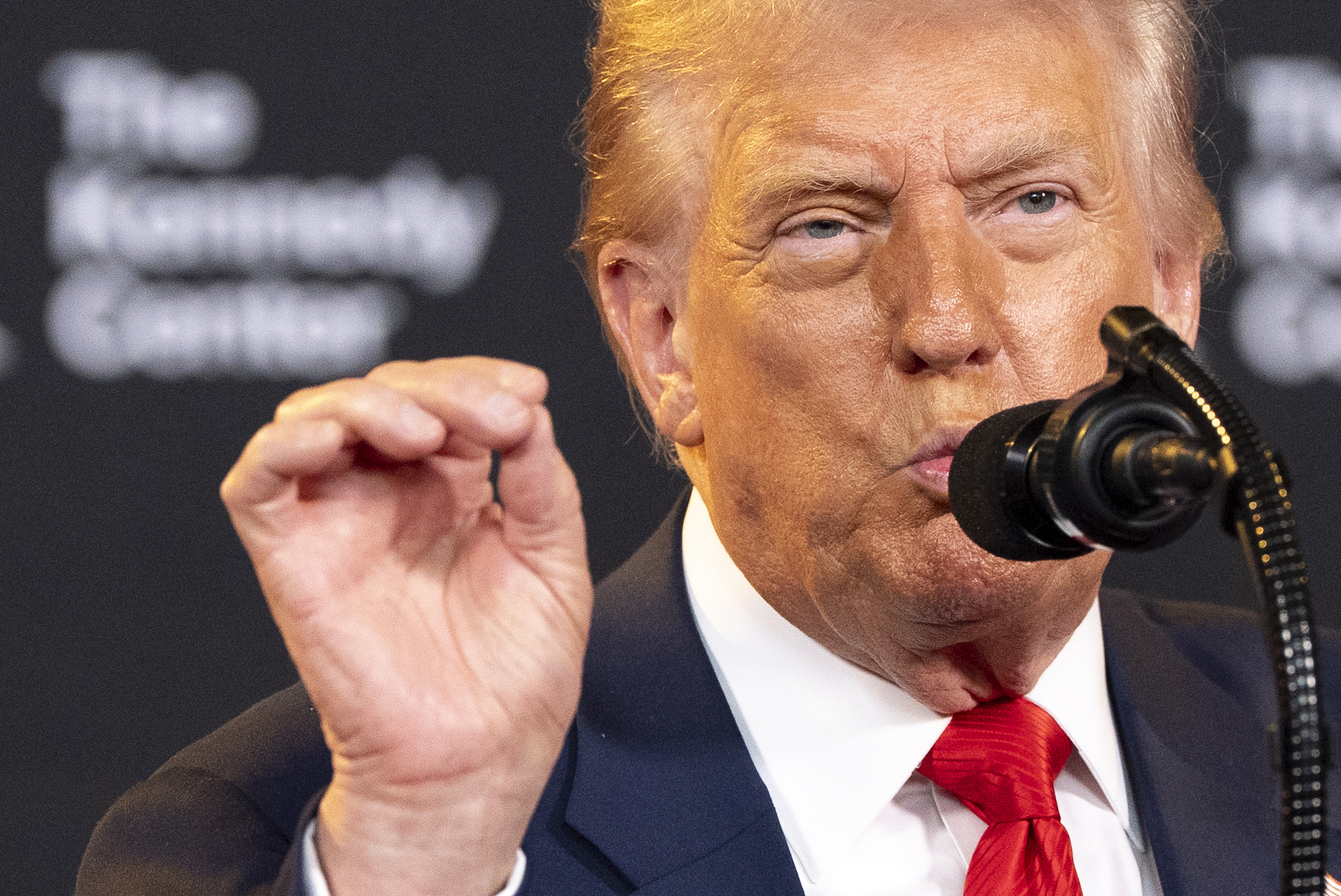 ukraine media trump steps back from mediating moscow kyiv talks