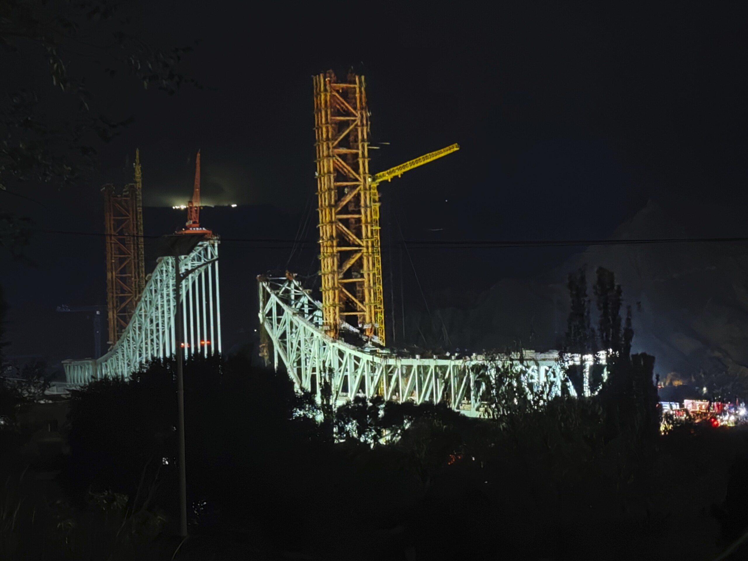 china bridge under construction collapses over the yellow river killing 12 workers scaled