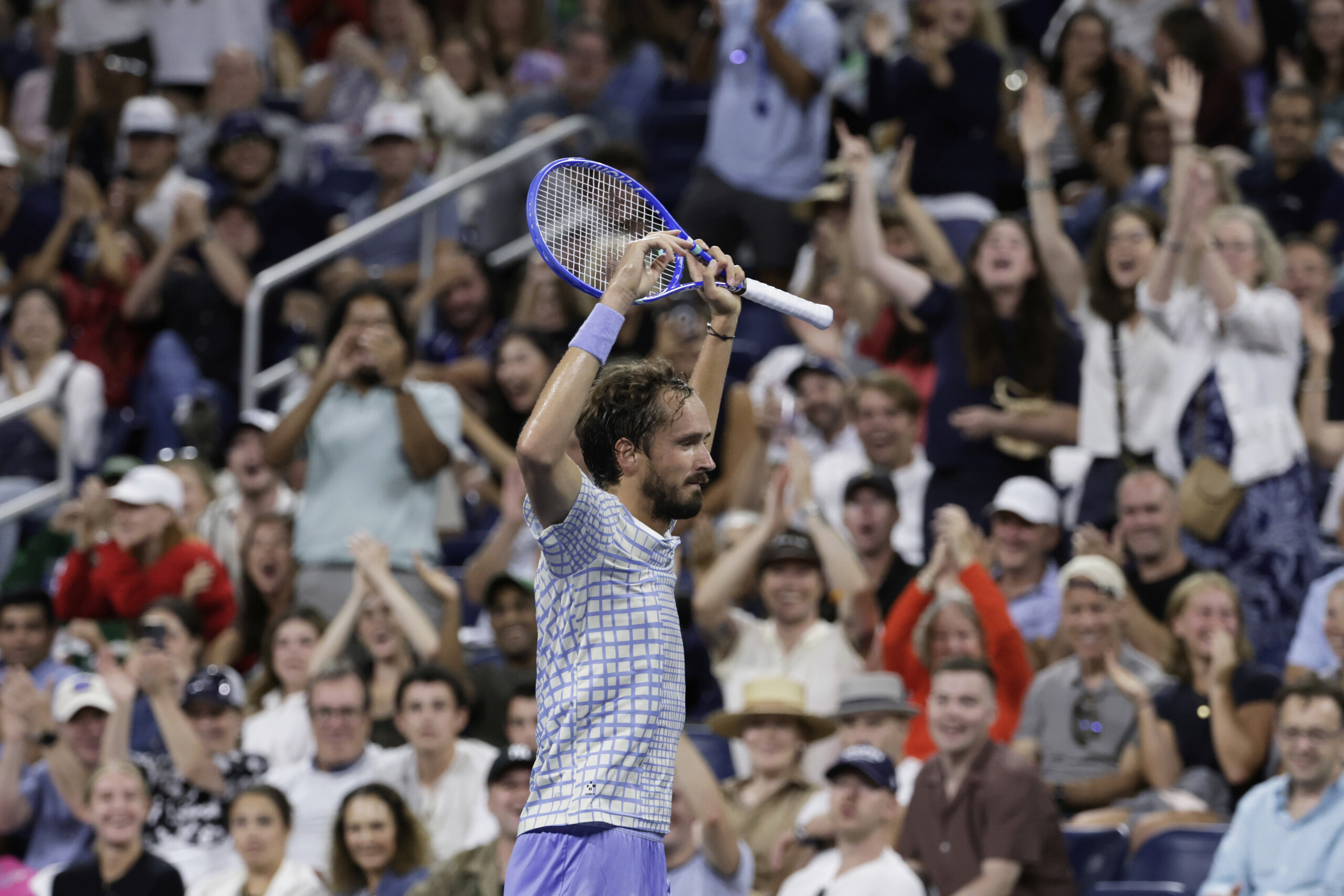 us open bonzi medvedevs argument with the umpire the crowd wouldnt stop shouting scaled