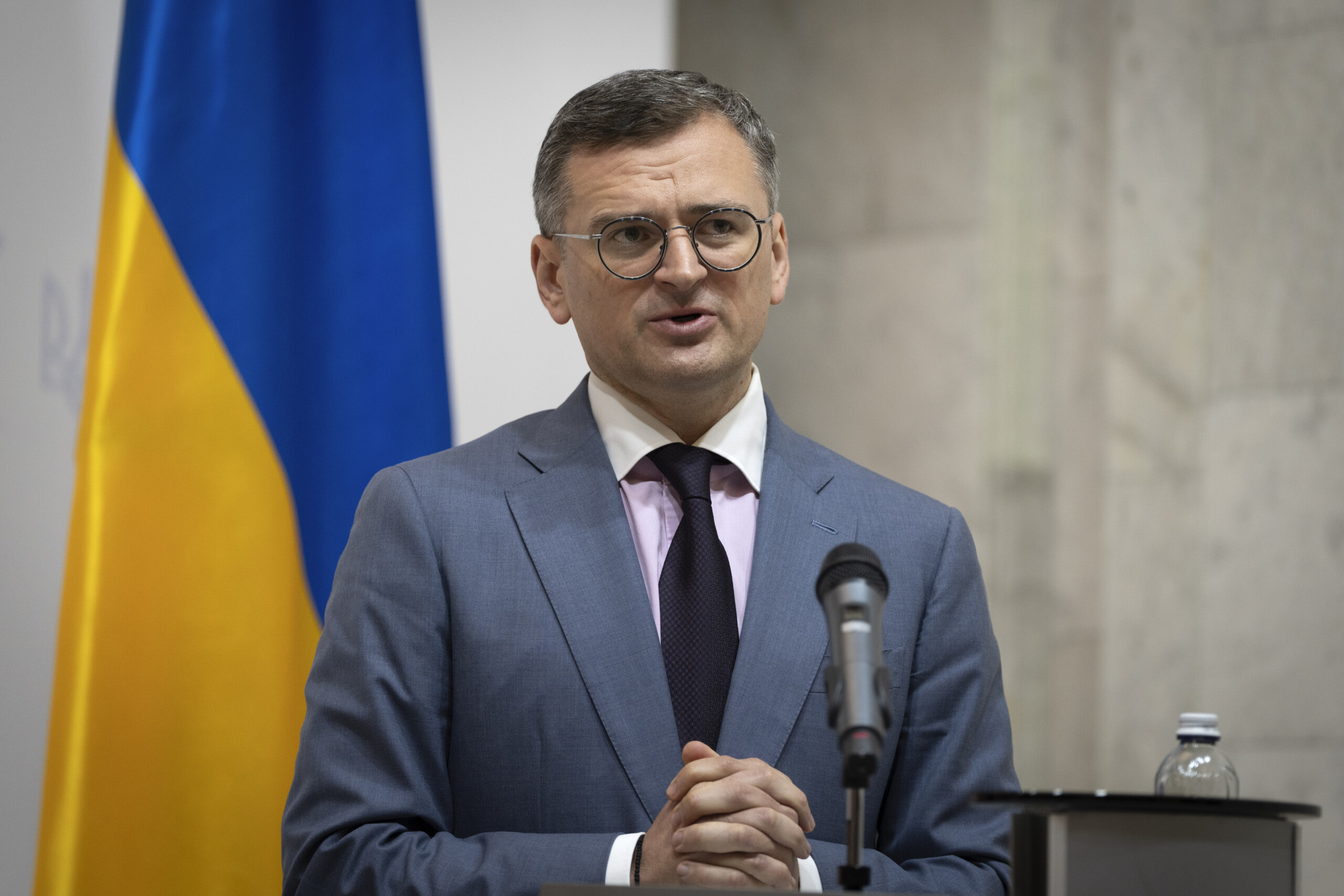 ukraine kuleba putin does not want a meeting with zelensky he wants to win the war scaled