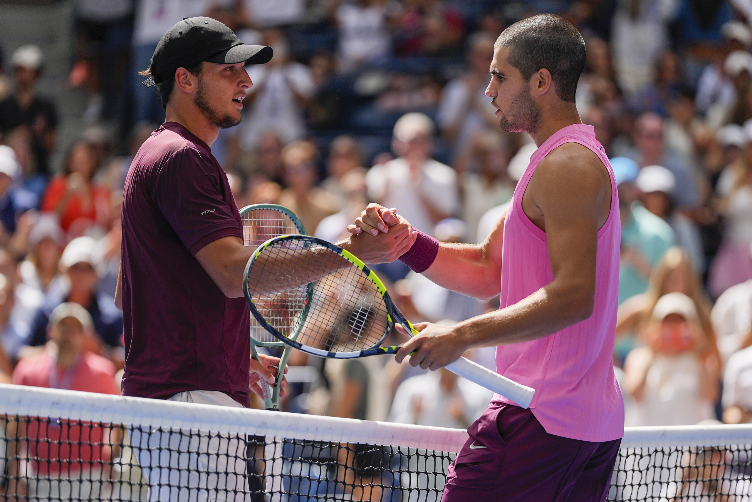 us open alcaraz reaches the round of 16 defeating darderi in three sets scaled