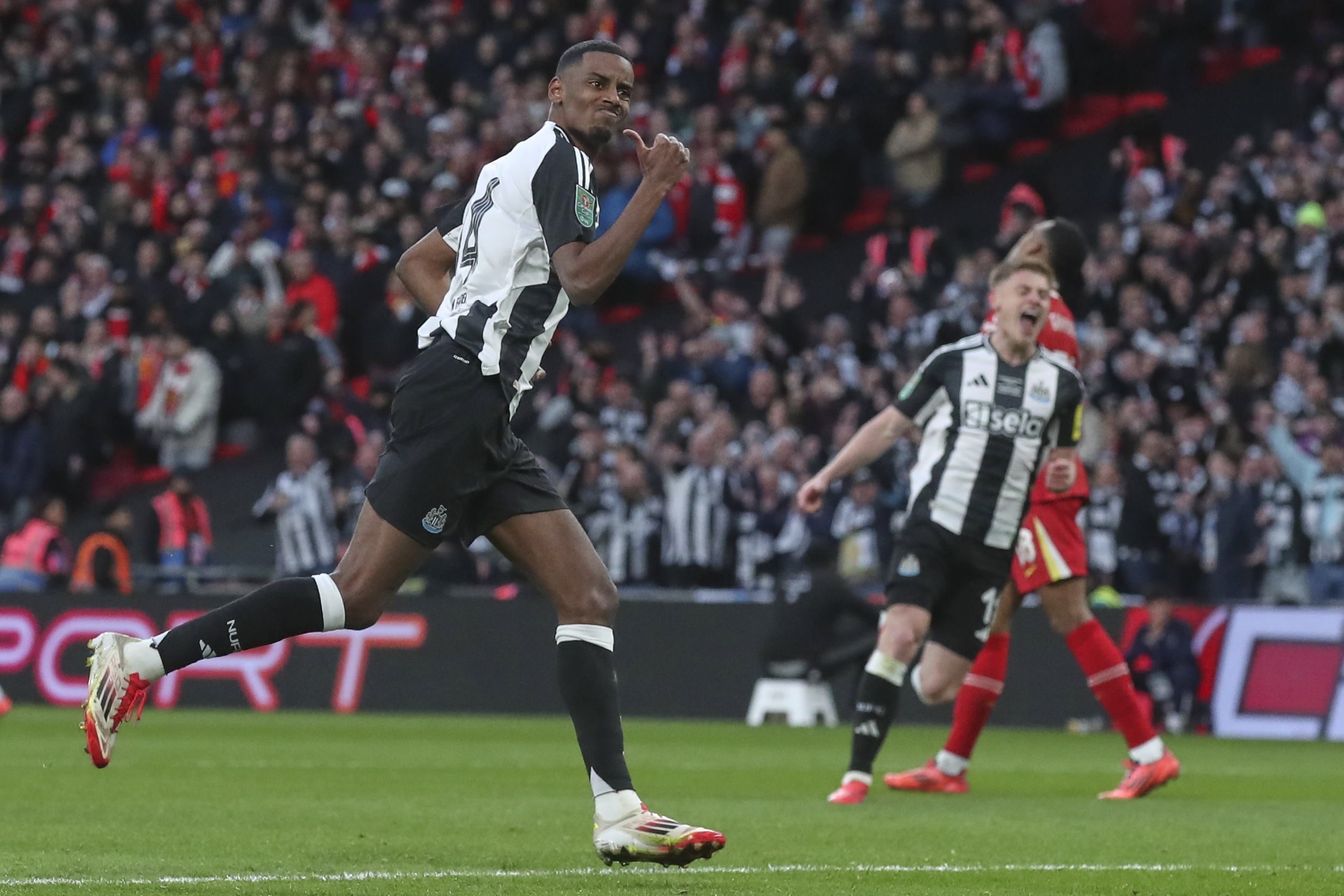 football isak to liverpool newcastle set to receive record transfer fee