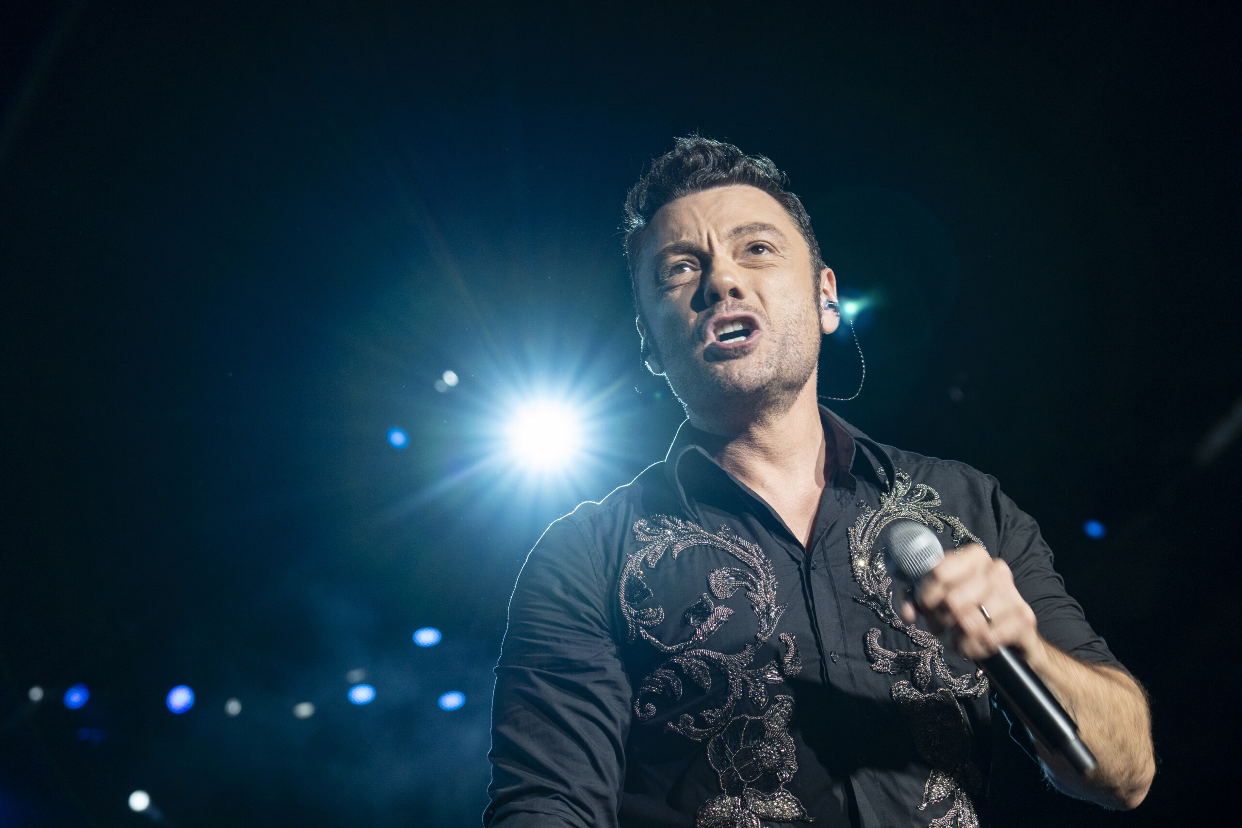music tiziano ferro returns with the single cuore rotto scaled
