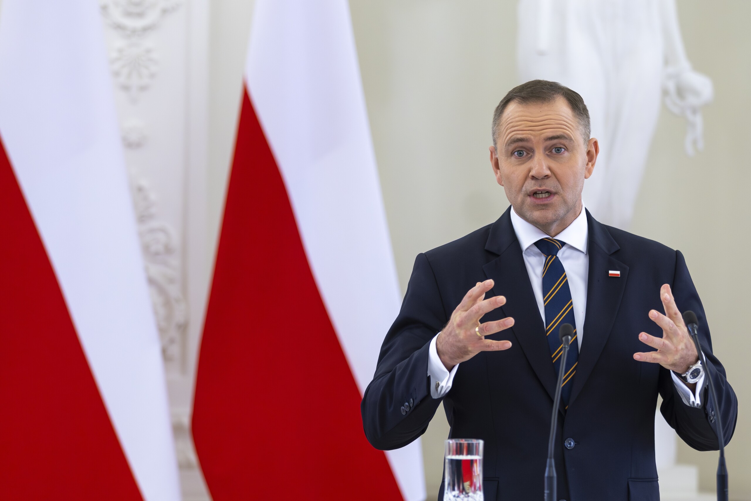 poland president nawrocki authorizes stay of nato troops in the country scaled