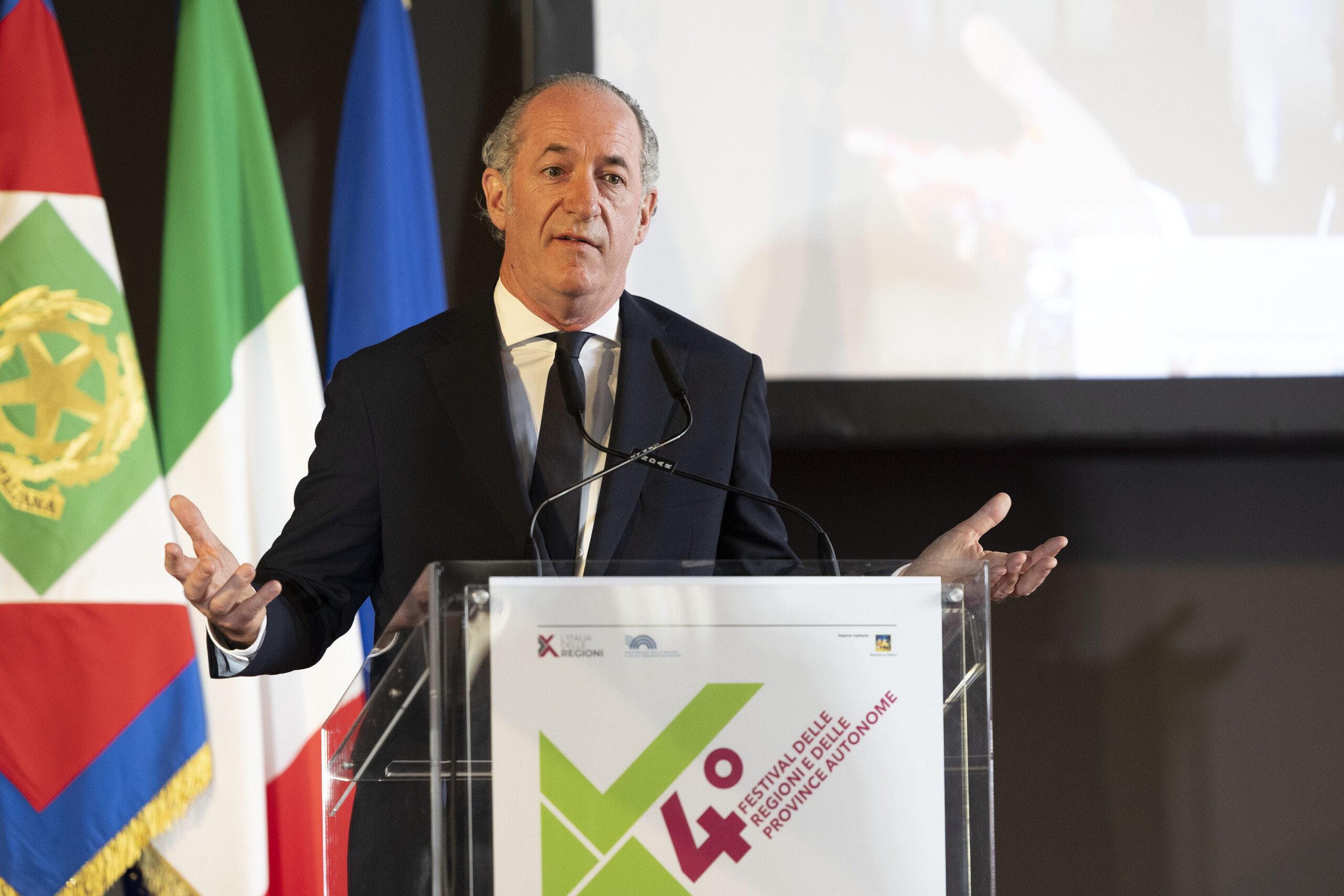 veneto zaia signs decree regional elections on 23 and 24 november scaled