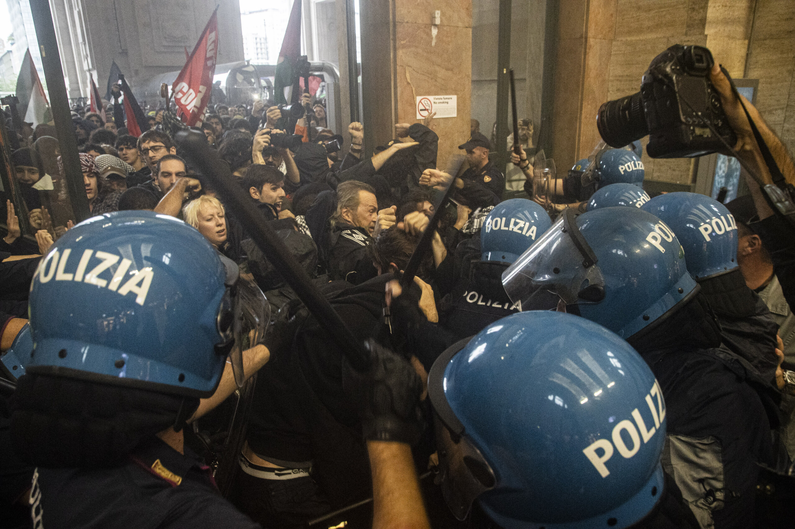 strike for gaza further clashes in milan stones and bottles thrown scaled