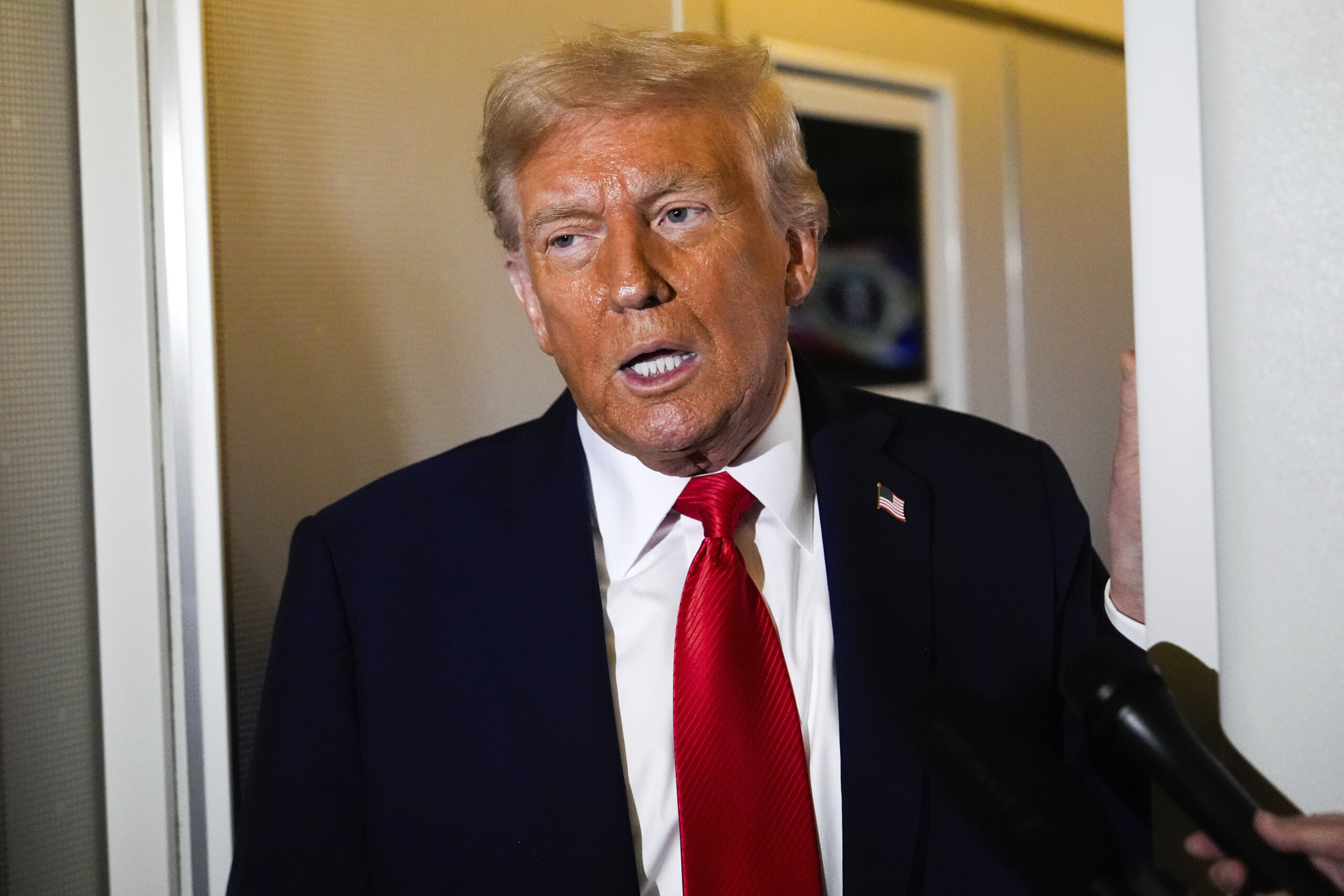 us trump signs order to declare antifa a terrorist organisation scaled