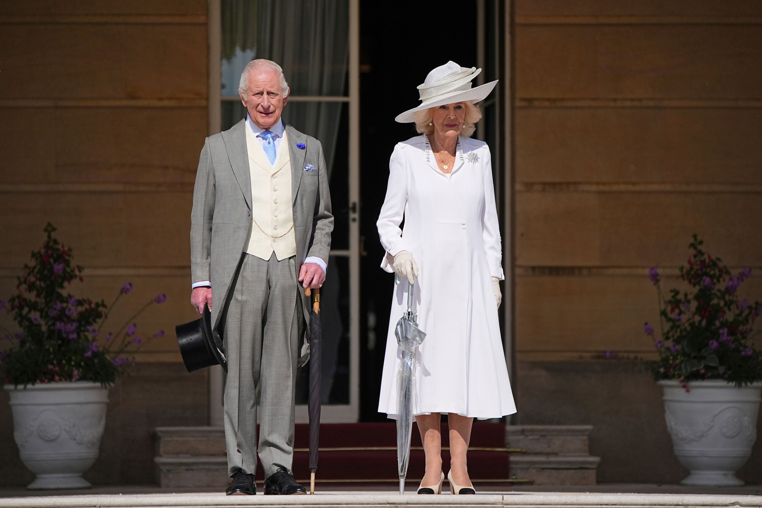 charles and camilla to visit the pope at the end of october scaled