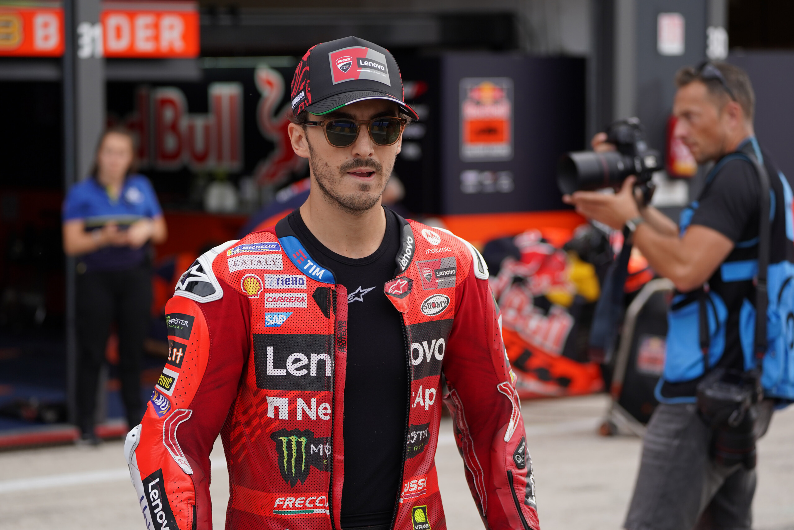 motogp bagnaia dominates the sprint in japan marquez second scaled
