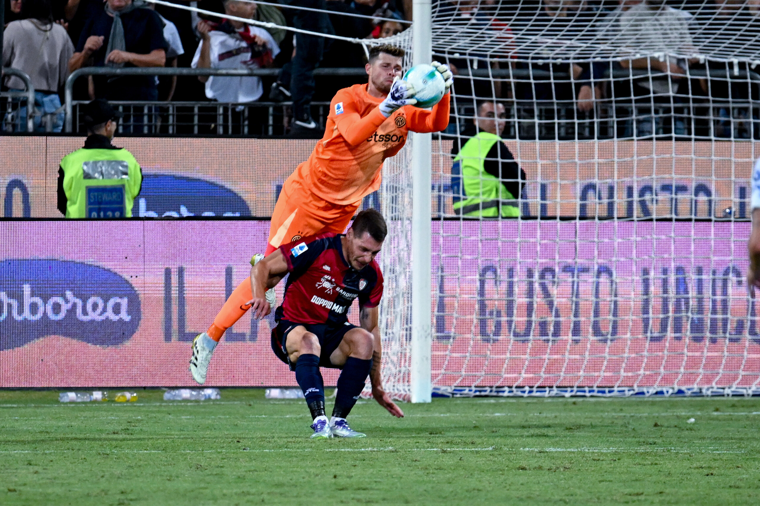 cagliari belotti suffers left knee ligament injury scaled