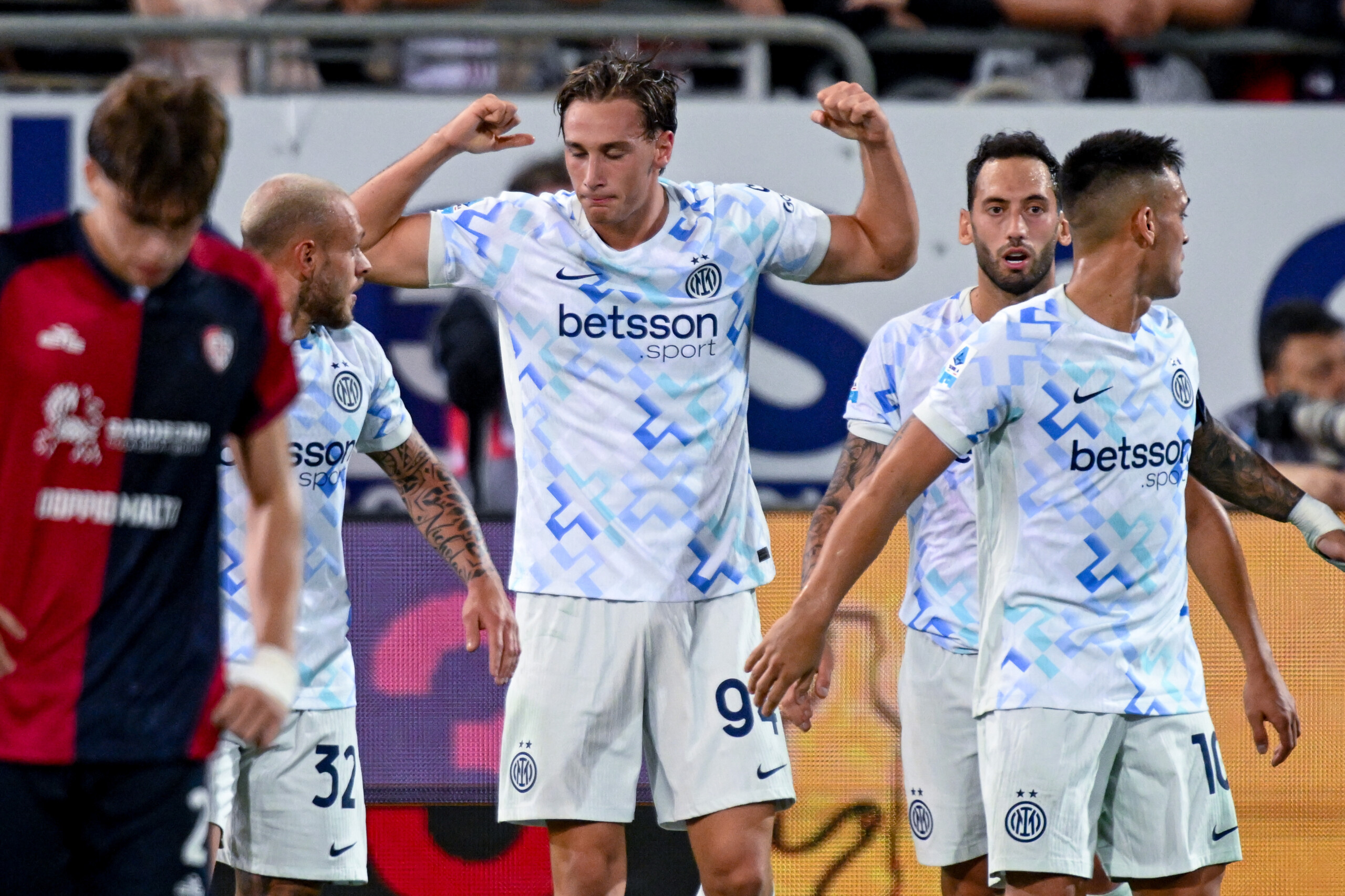 football serie a cagliari inter 0 2 scaled