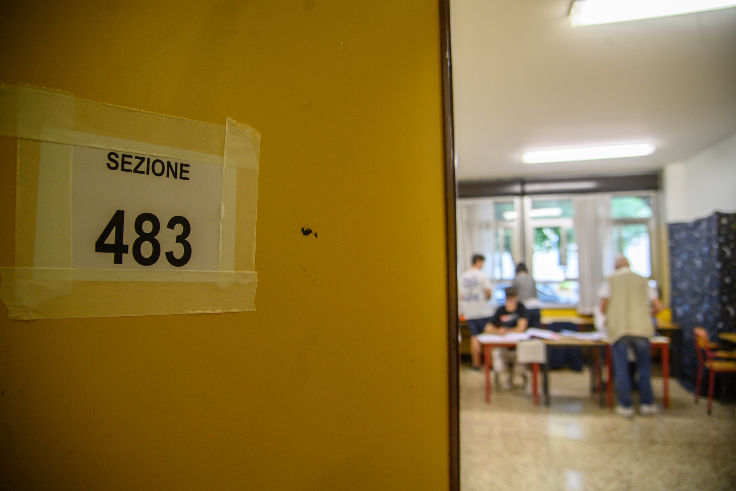 marche polling stations open voting for new president and regional council scaled