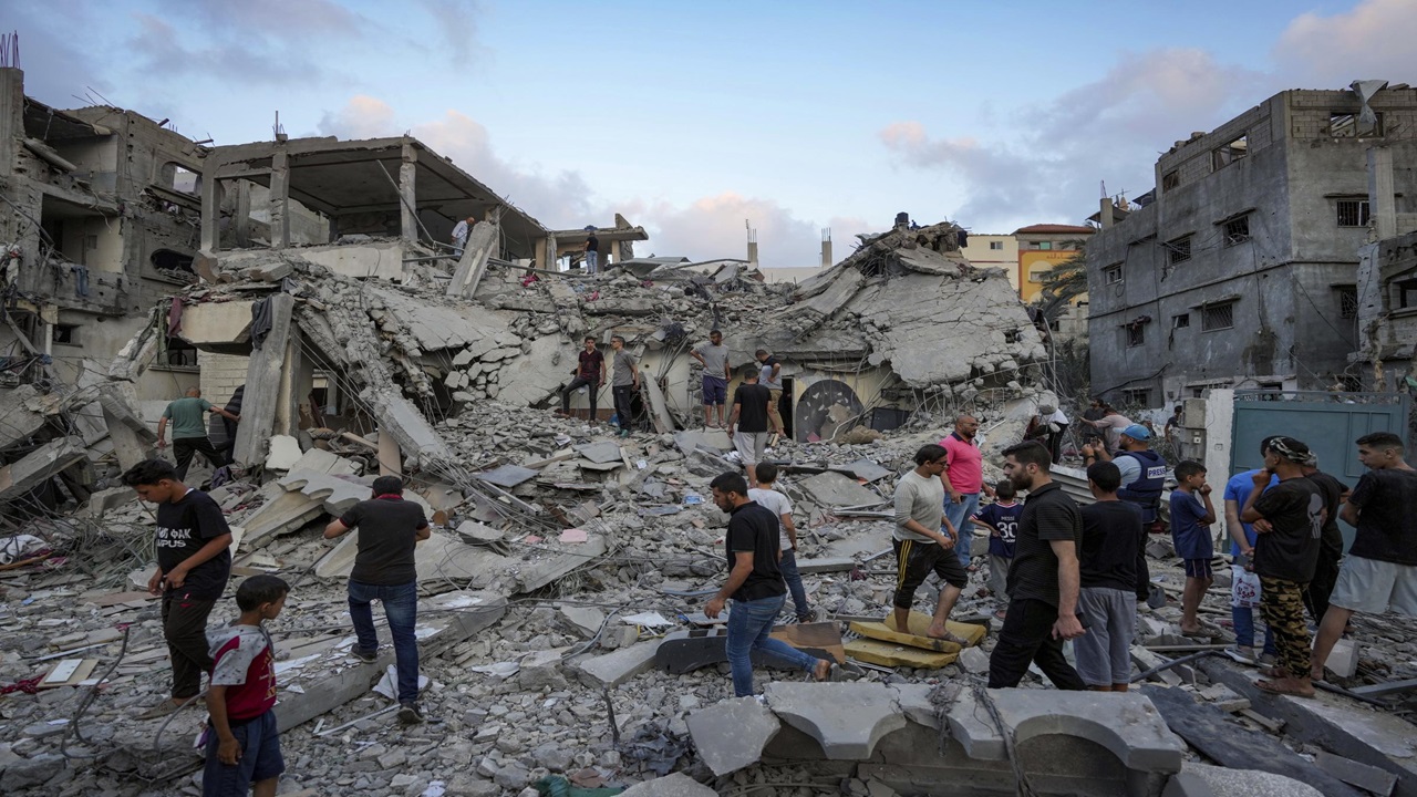 gaza at least 51 dead in 24 hours in israeli attacks