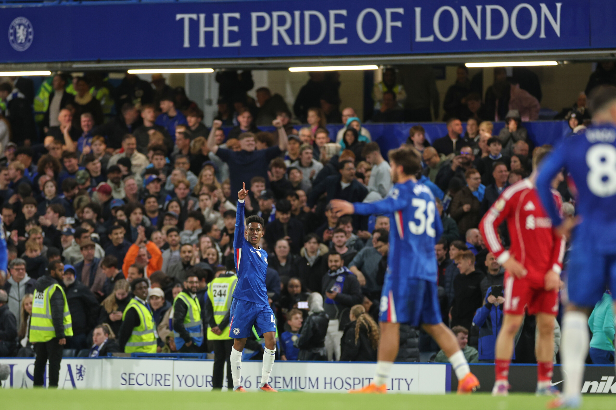 premier league chelsea liverpool 2 1 wins also for arsenal and tottenham scaled