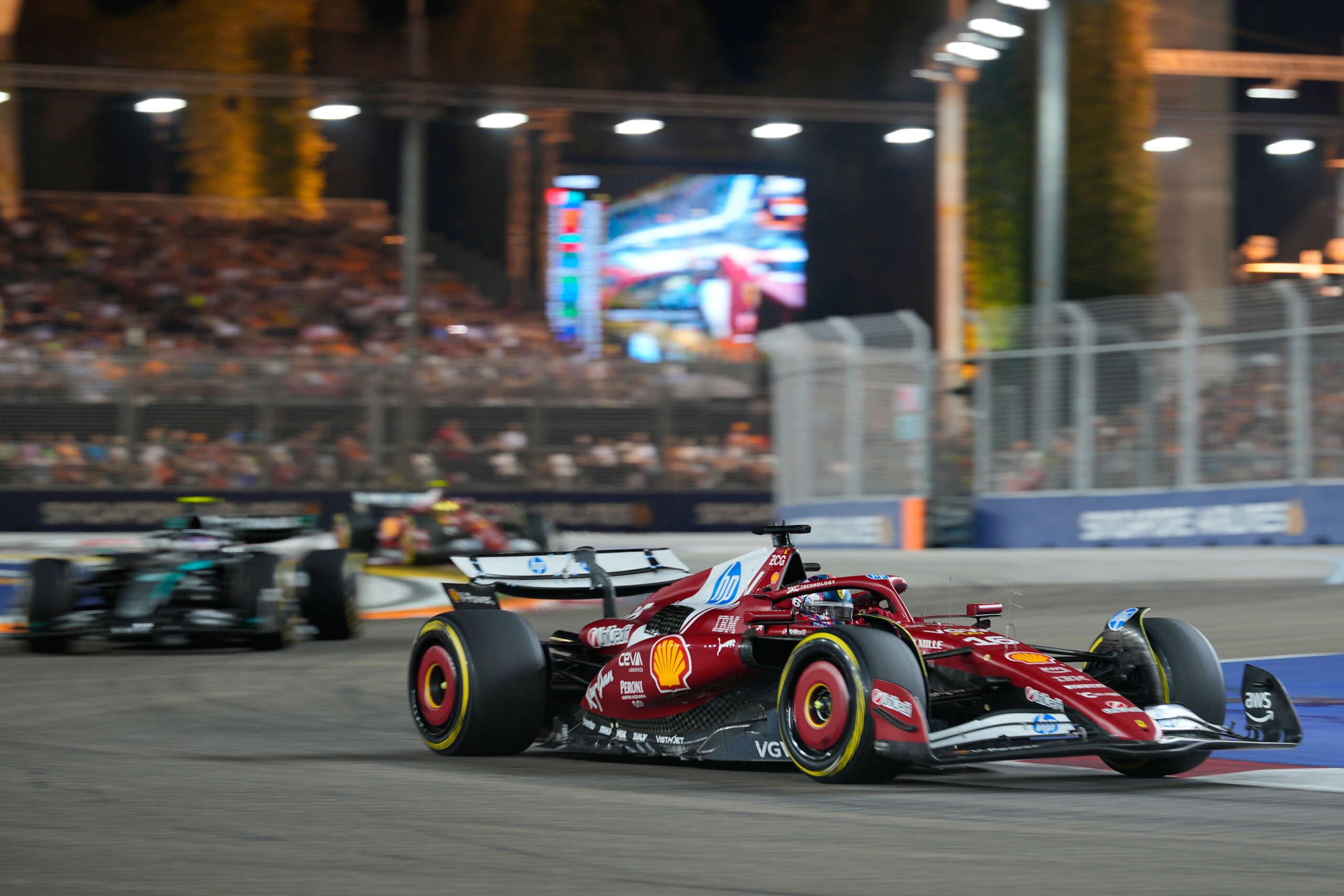f1 leclerc a difficult race in singapore from start to finish scaled