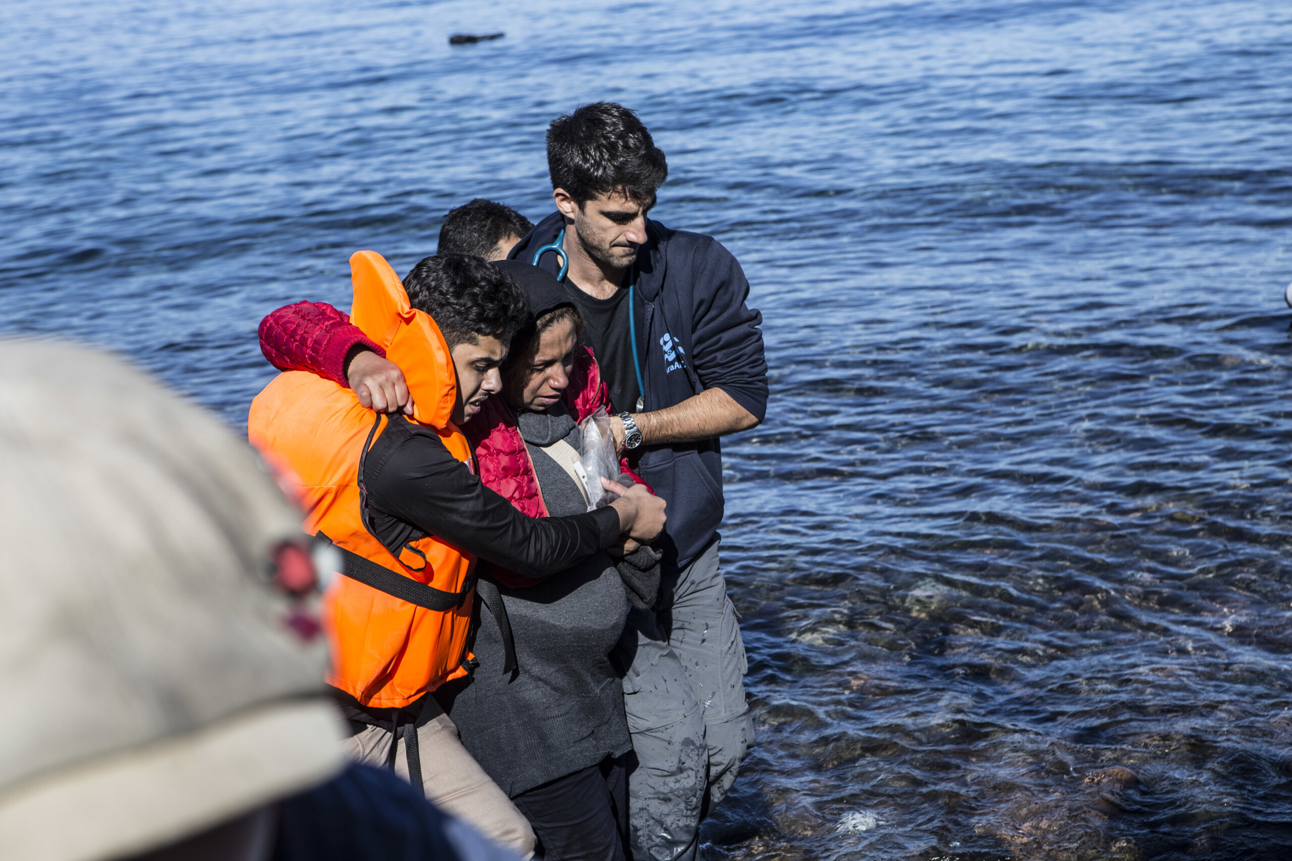 migrants shipwreck off lesbos four dead including a child scaled