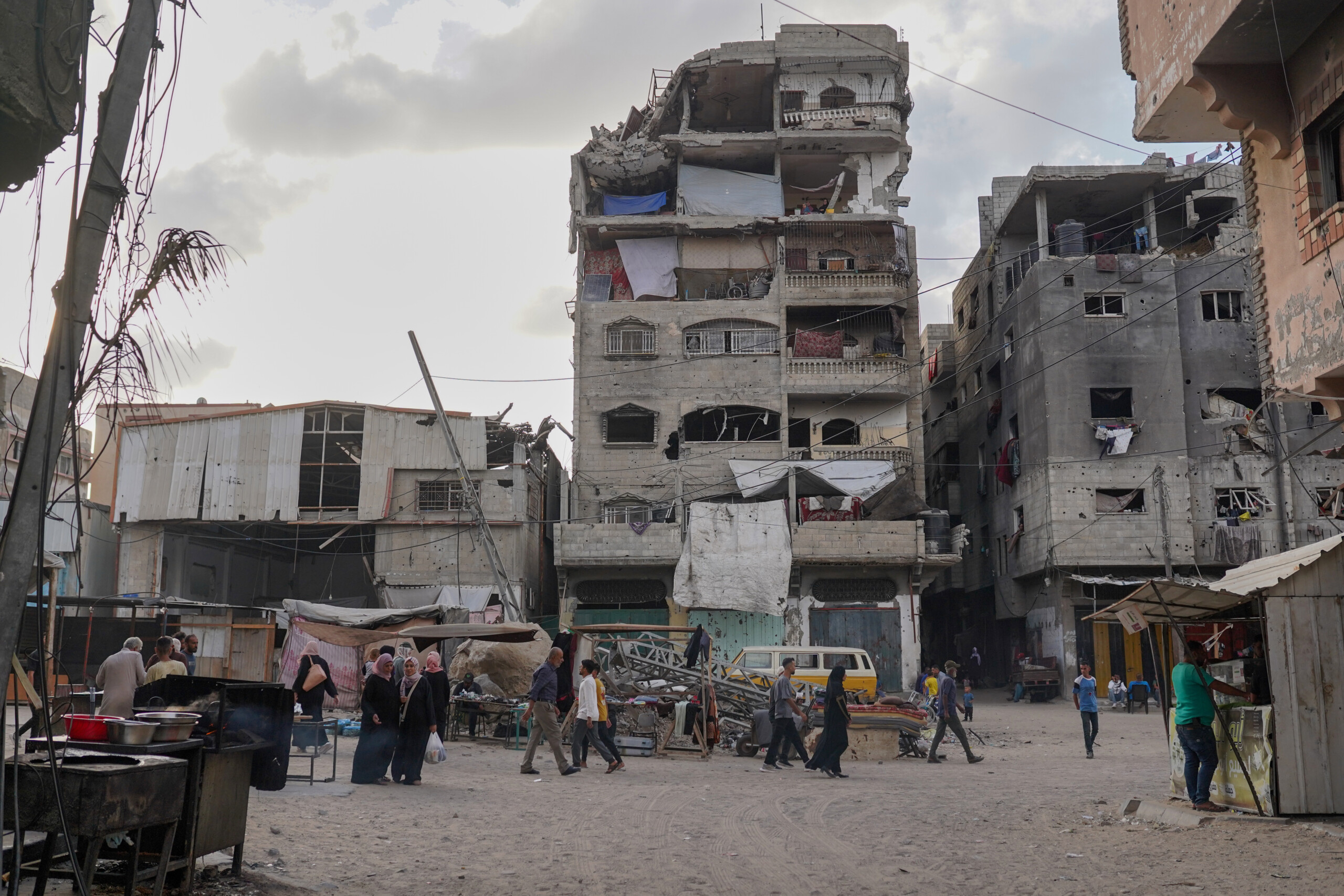 gaza israeli ambassador to the u s hostage release between sunday and monday scaled