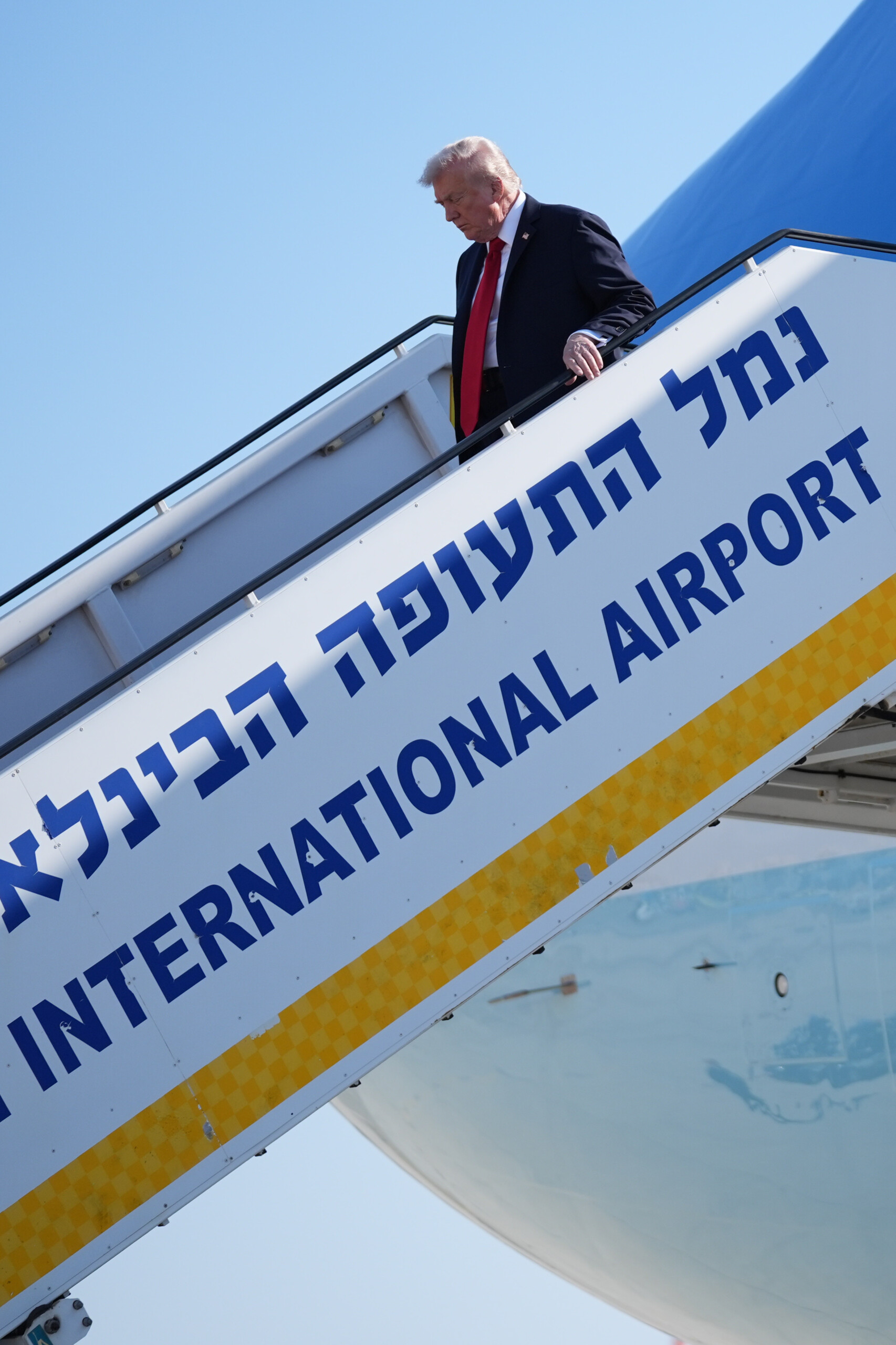 Gaza: Trump to visit freed hostages in hospital 1 gaza trump to visit freed hostages in hospital scaled