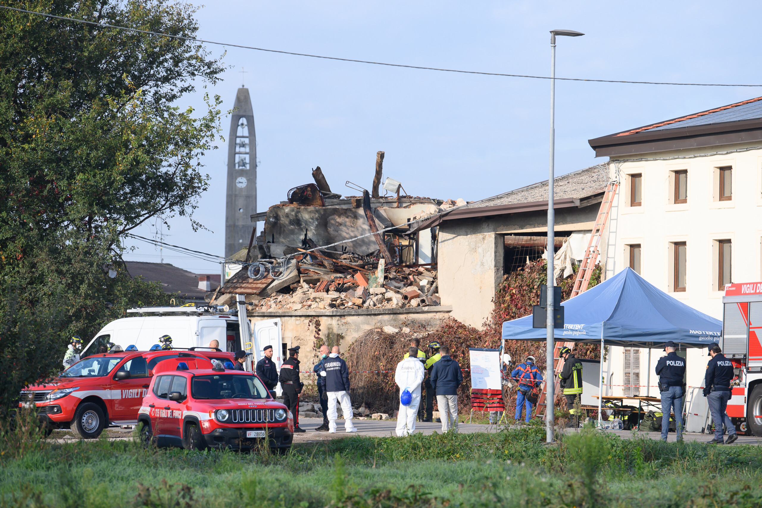 verona explosion among the hypotheses a molotov thrown by the woman scaled
