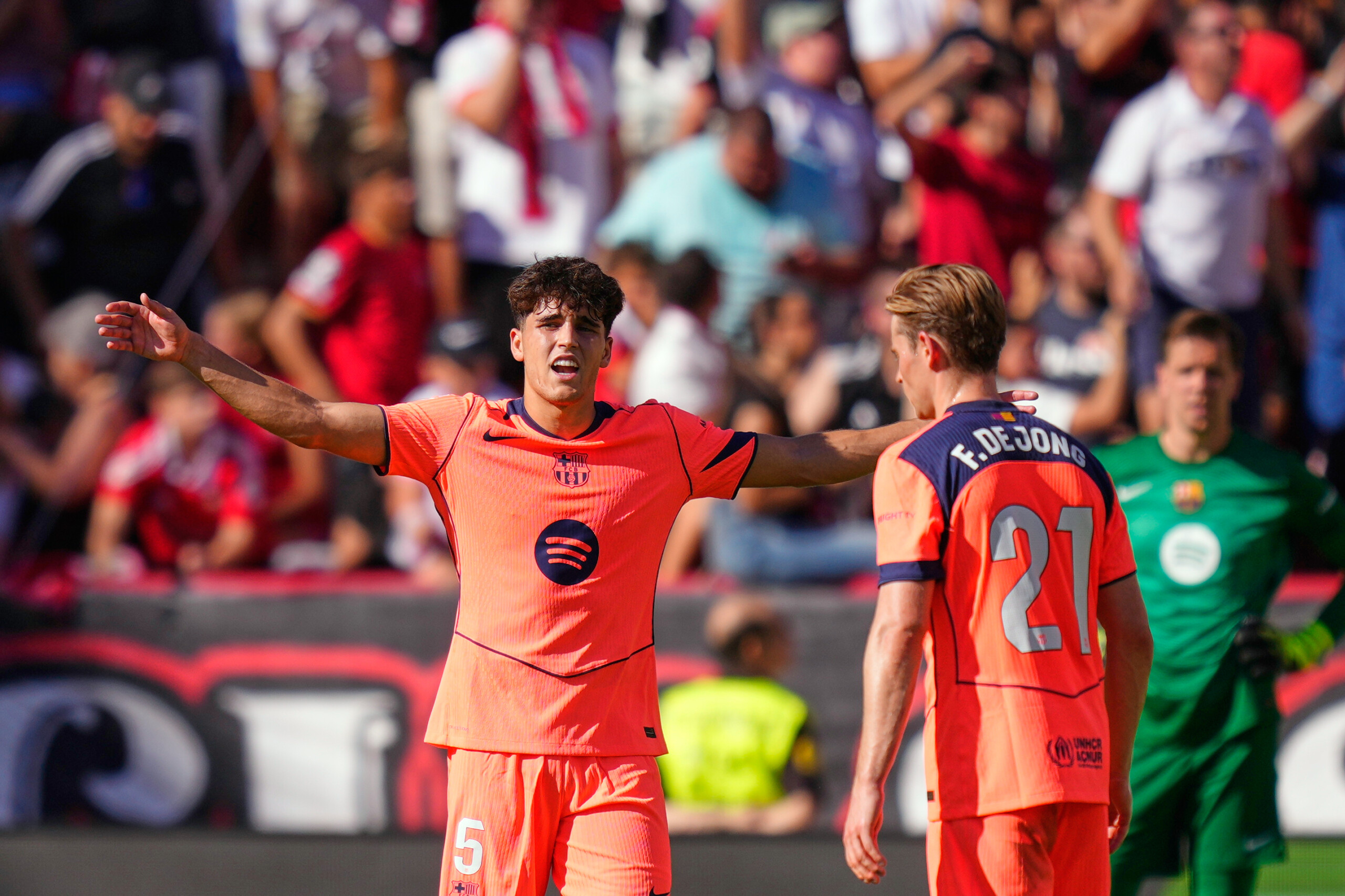 football barcelonas dutch player de jong renews contract until 2029 scaled