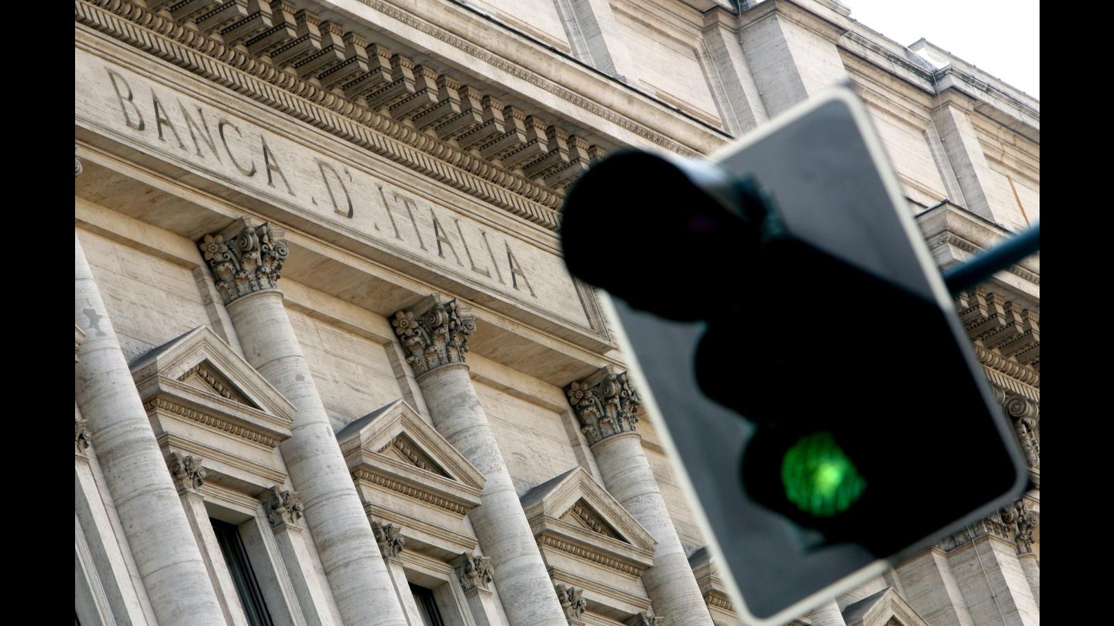 public debt bank of italy in august it increased by 25 4 billion