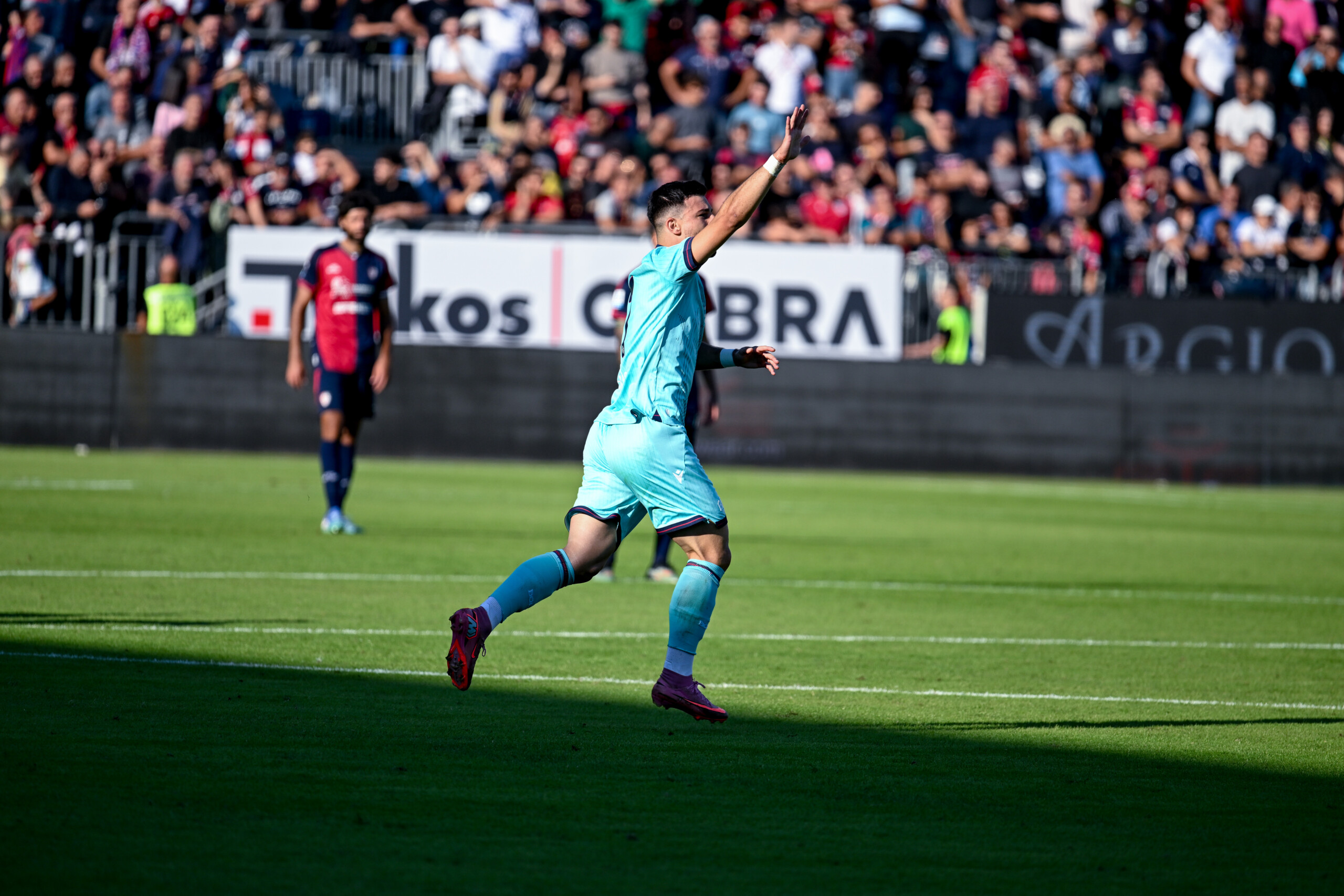 holm and orsolini strike twice cagliari bologna 0 2 scaled