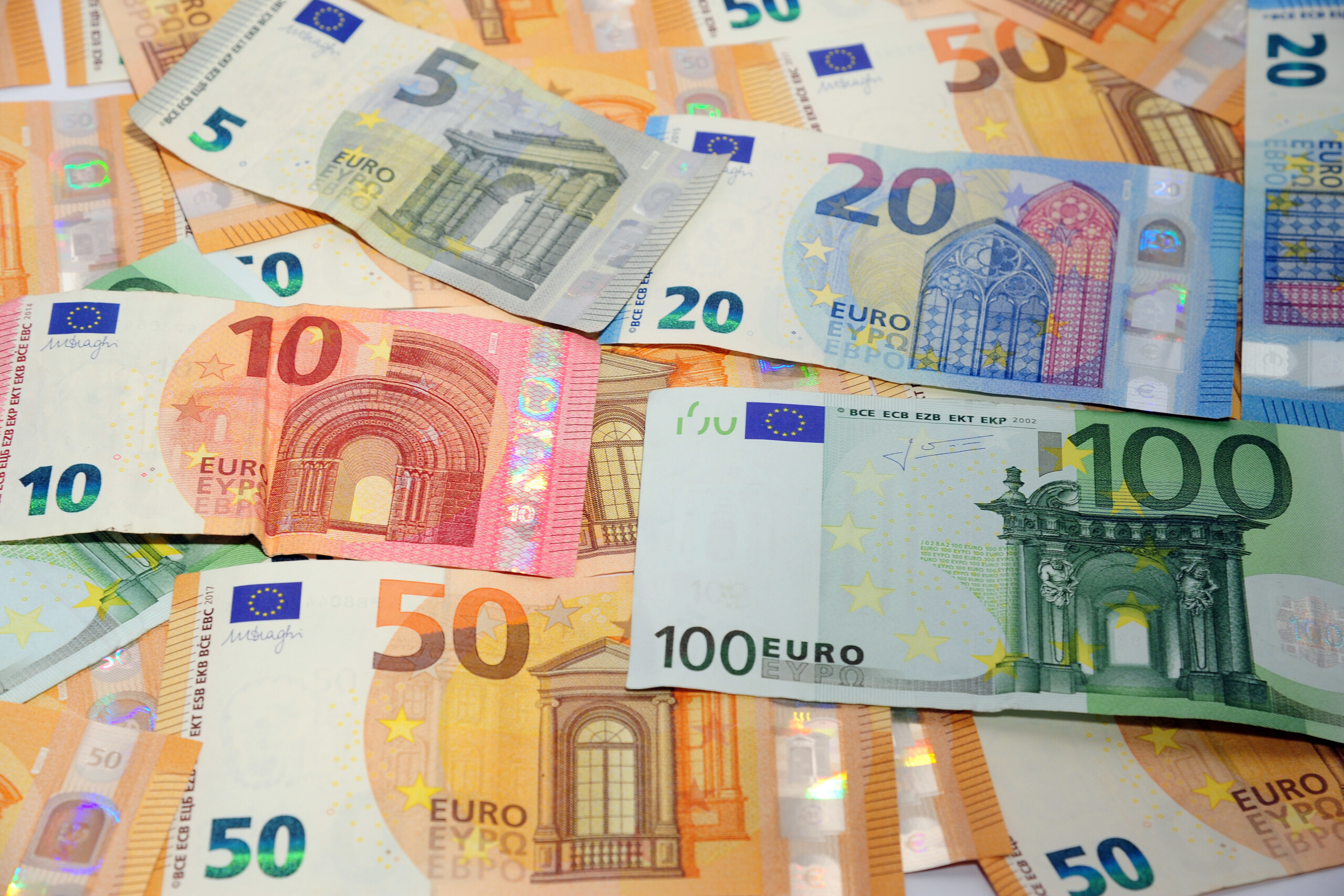 treasury btp valore orders exceed e4 billion scaled