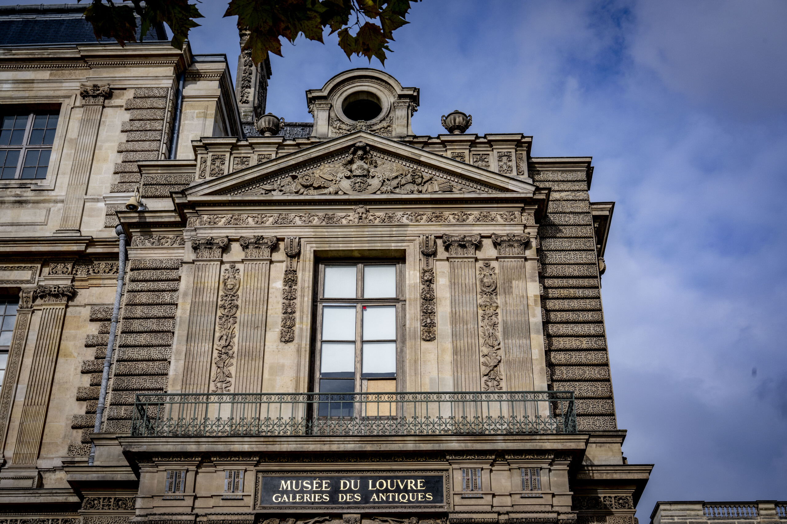France: Louvre jewels moved to vault 26 metres underground 1 france louvre jewels moved to vault 26 metres underground scaled