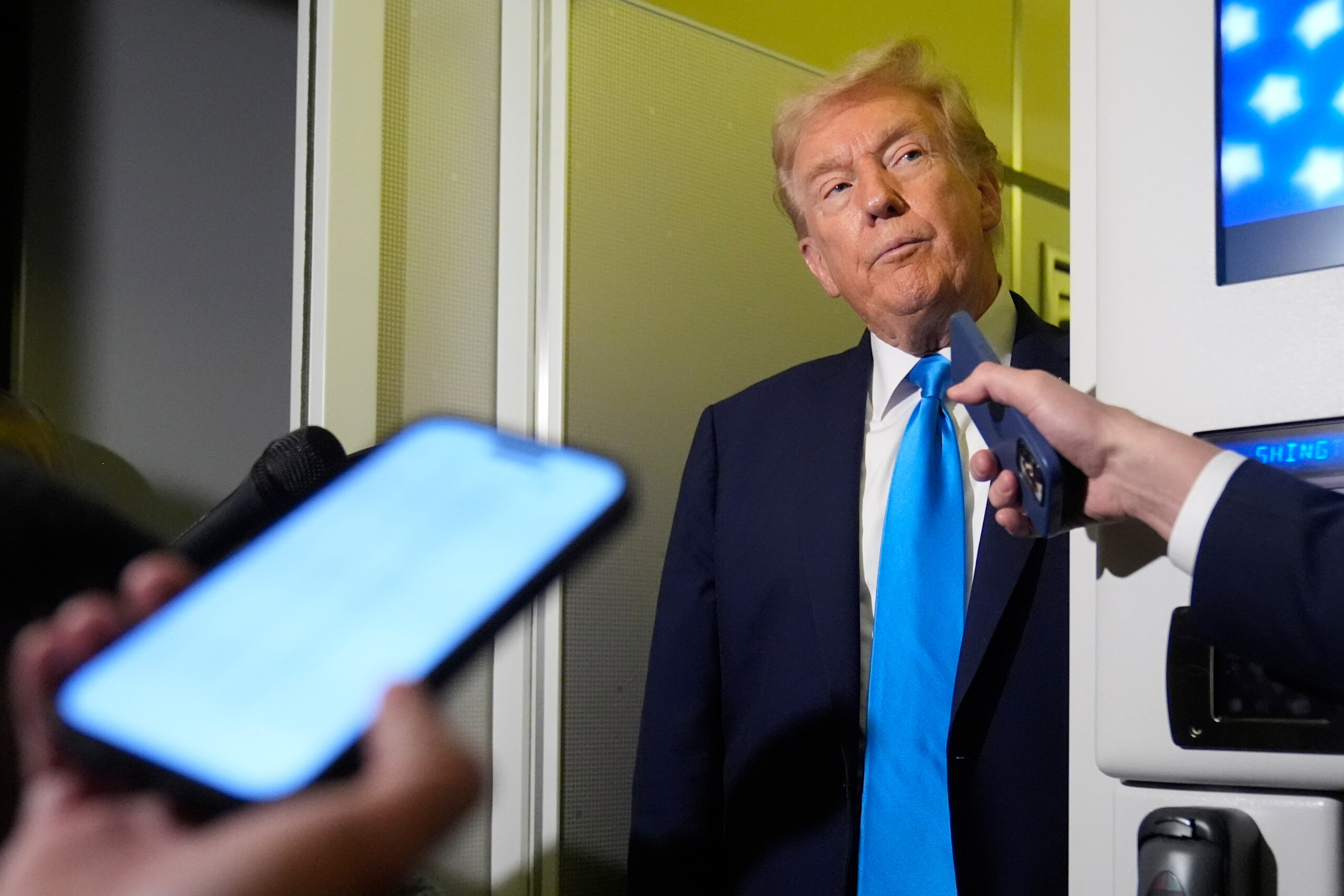 ukraine trump says he will only meet putin if there are guarantees that an agreement will be reached scaled