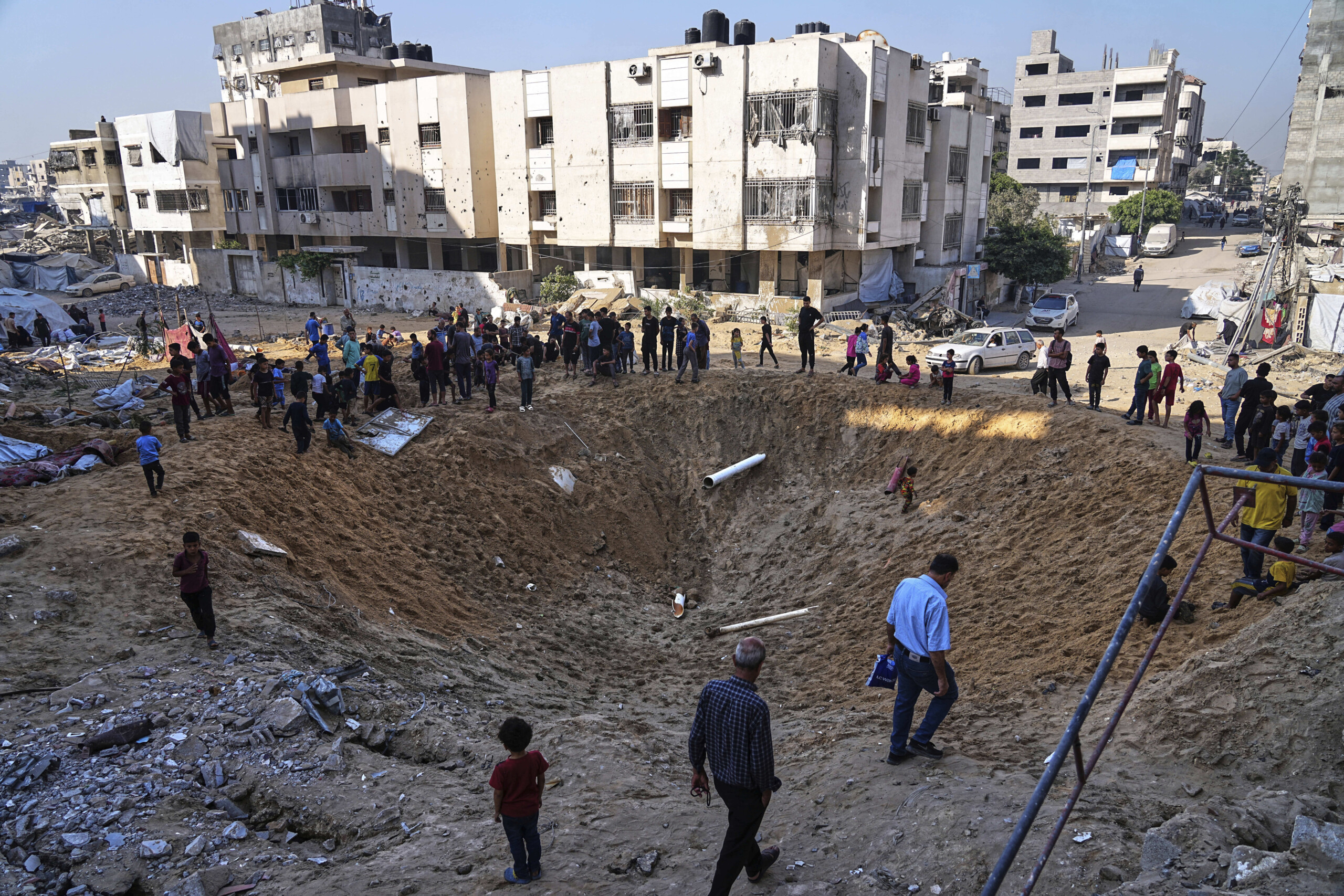 Egypt sends 12 heavy vehicles to Gaza for body search operations 1 egypt sends 12 heavy vehicles to gaza for body search operations scaled