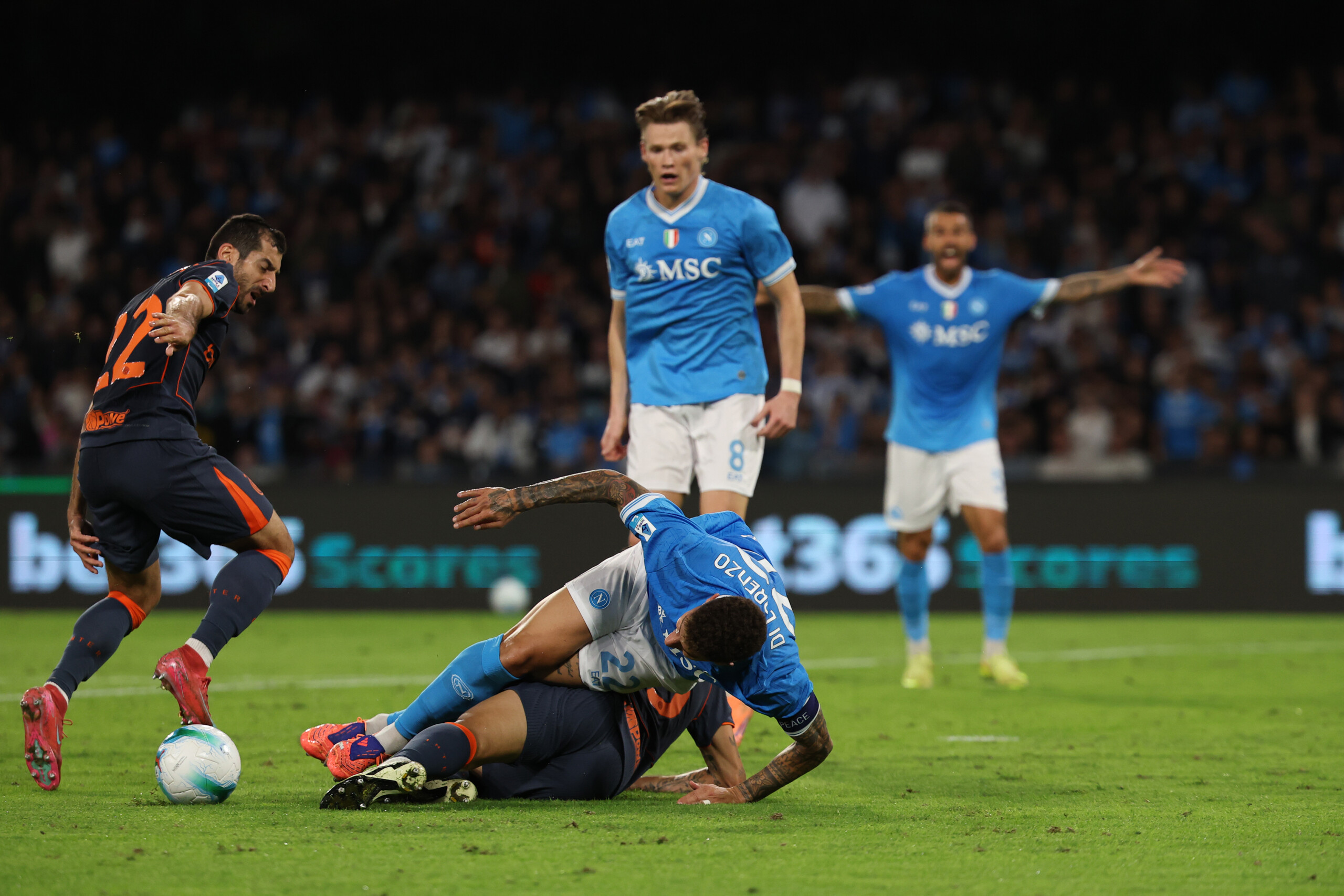 Football: Inter, Mkhitaryan suffers hamstring injury 1 football inter mkhitaryan suffers hamstring injury scaled