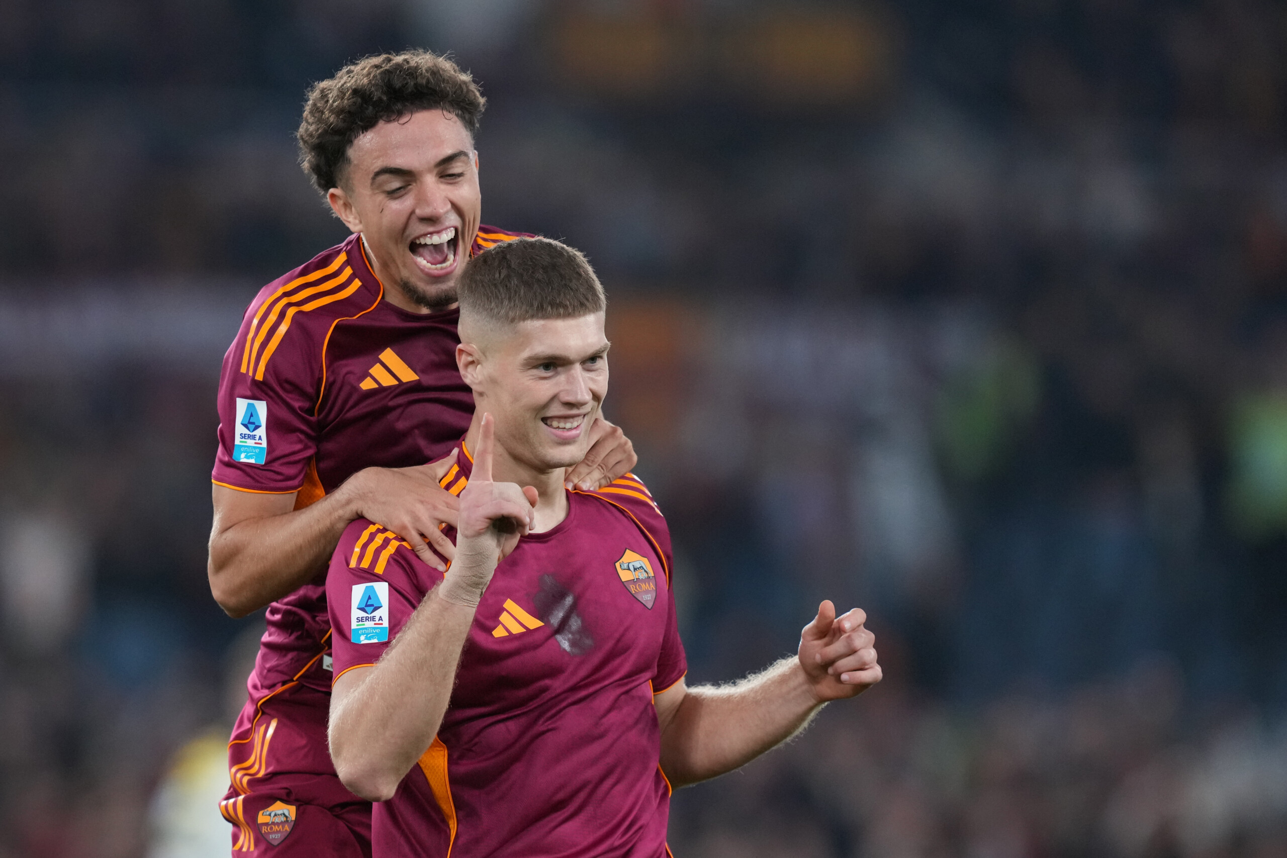 football serie a roma parma 2 1 giallorossi top the table alongside napoli scaled