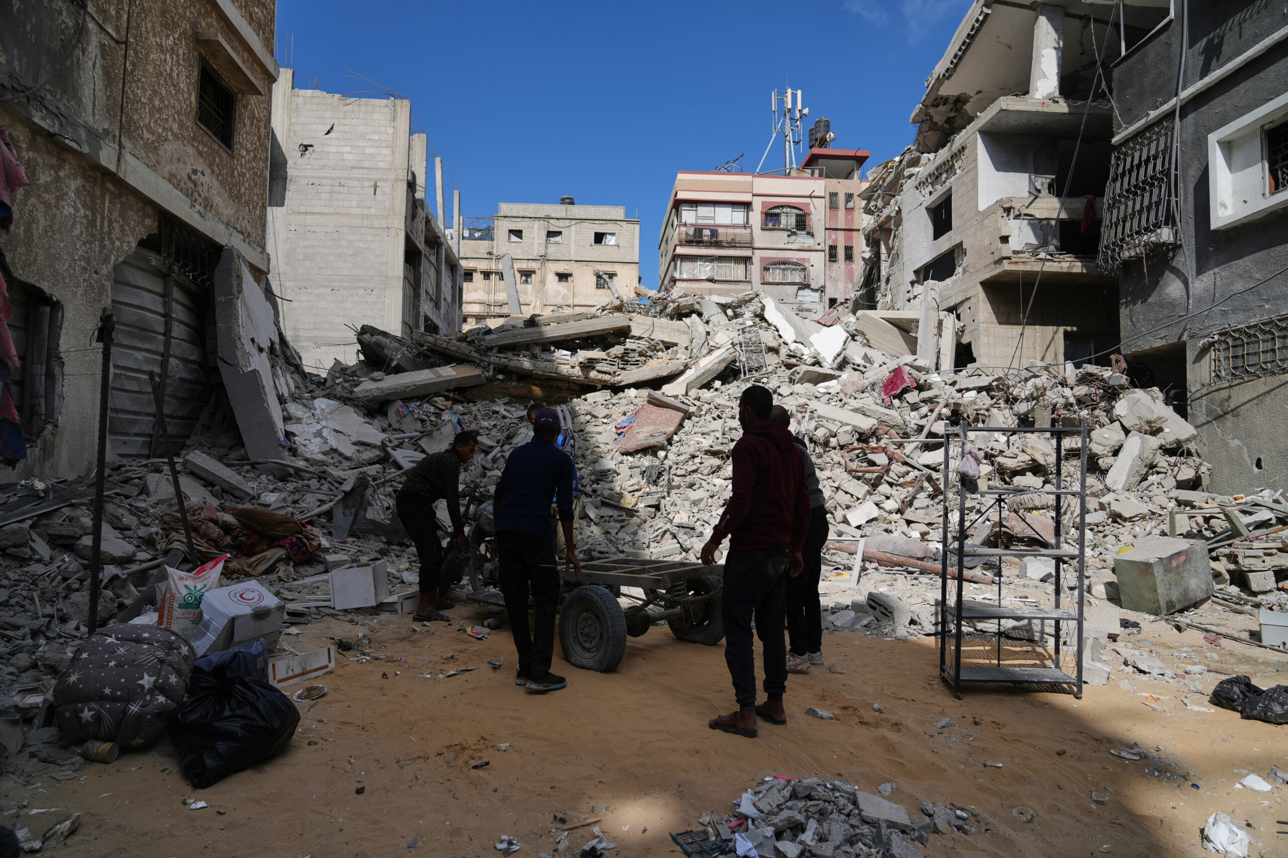 Gaza, at least 100 dead in Israeli attacks 1 gaza at least 100 dead in israeli attacks scaled