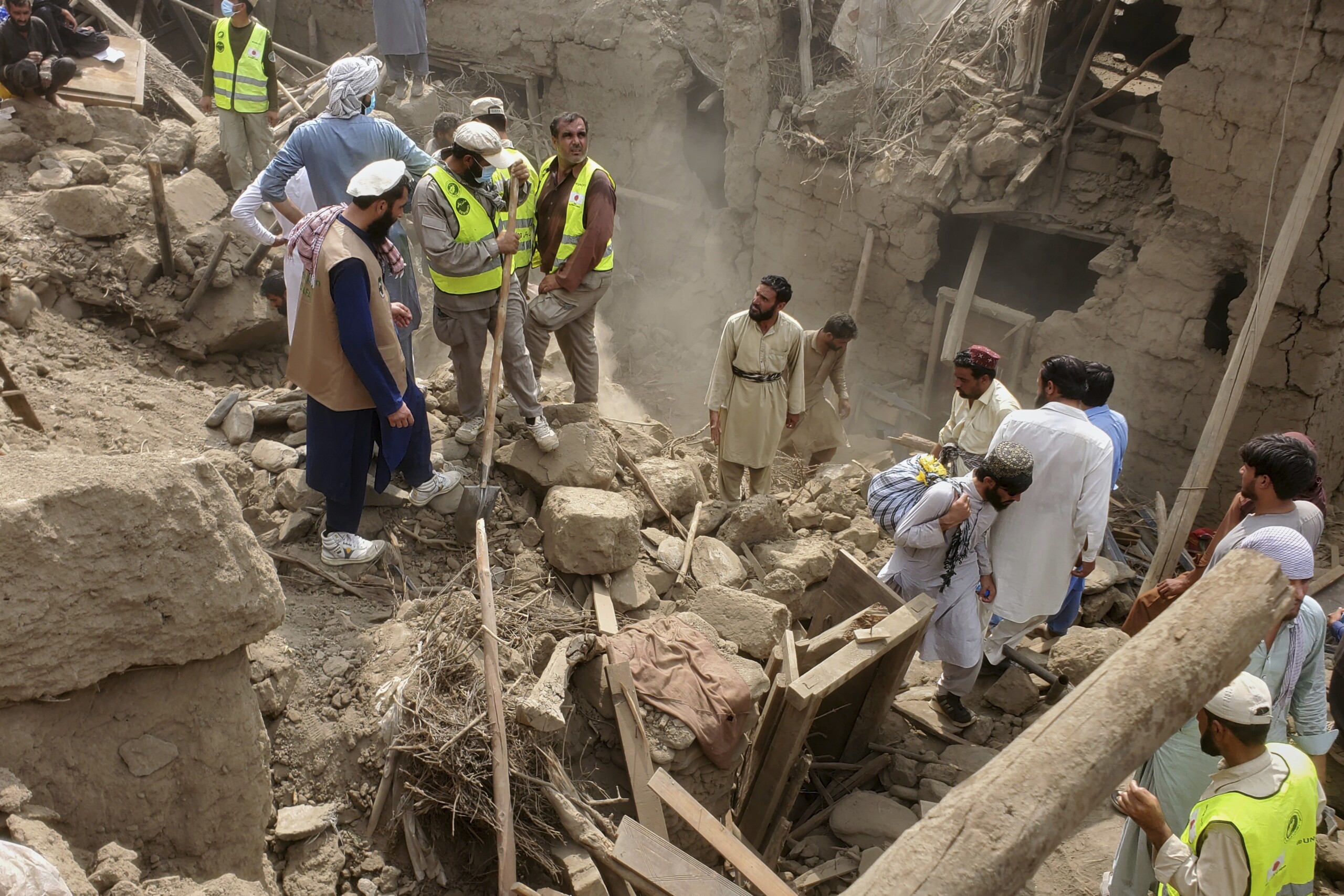 afghanistan magnitude 6 3 earthquake in the north of the country at least 10 dead scaled