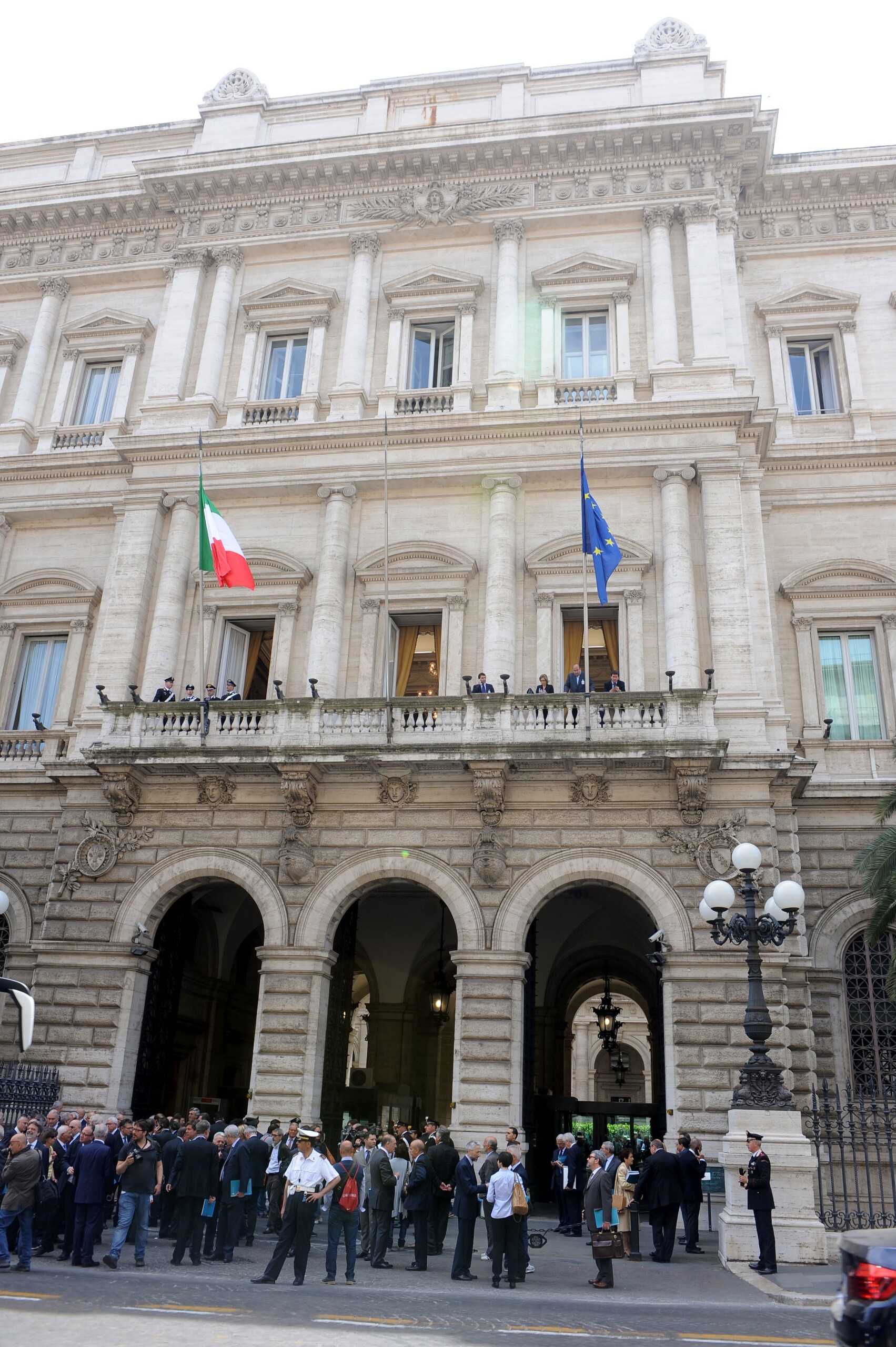 Budget, Bank of Italy: "Banks are solid but it is appropriate to avoid unexpected tax changes" 1 budget bank of italy banks are solid but it is appropriate to avoid unexpected tax changes scaled