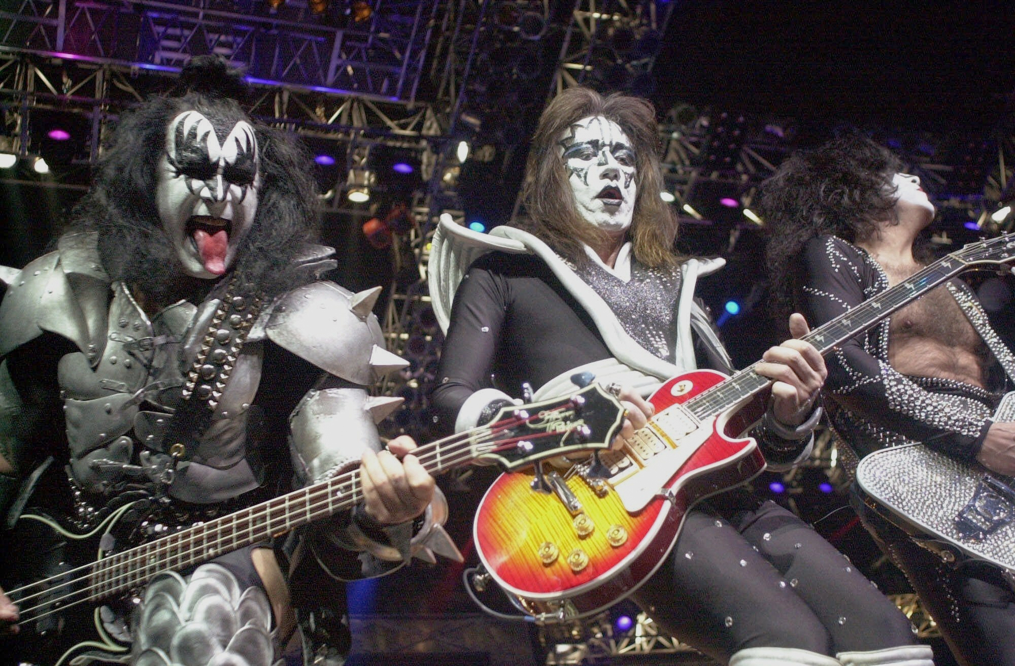 accidental fall causes death of kiss ace frehley