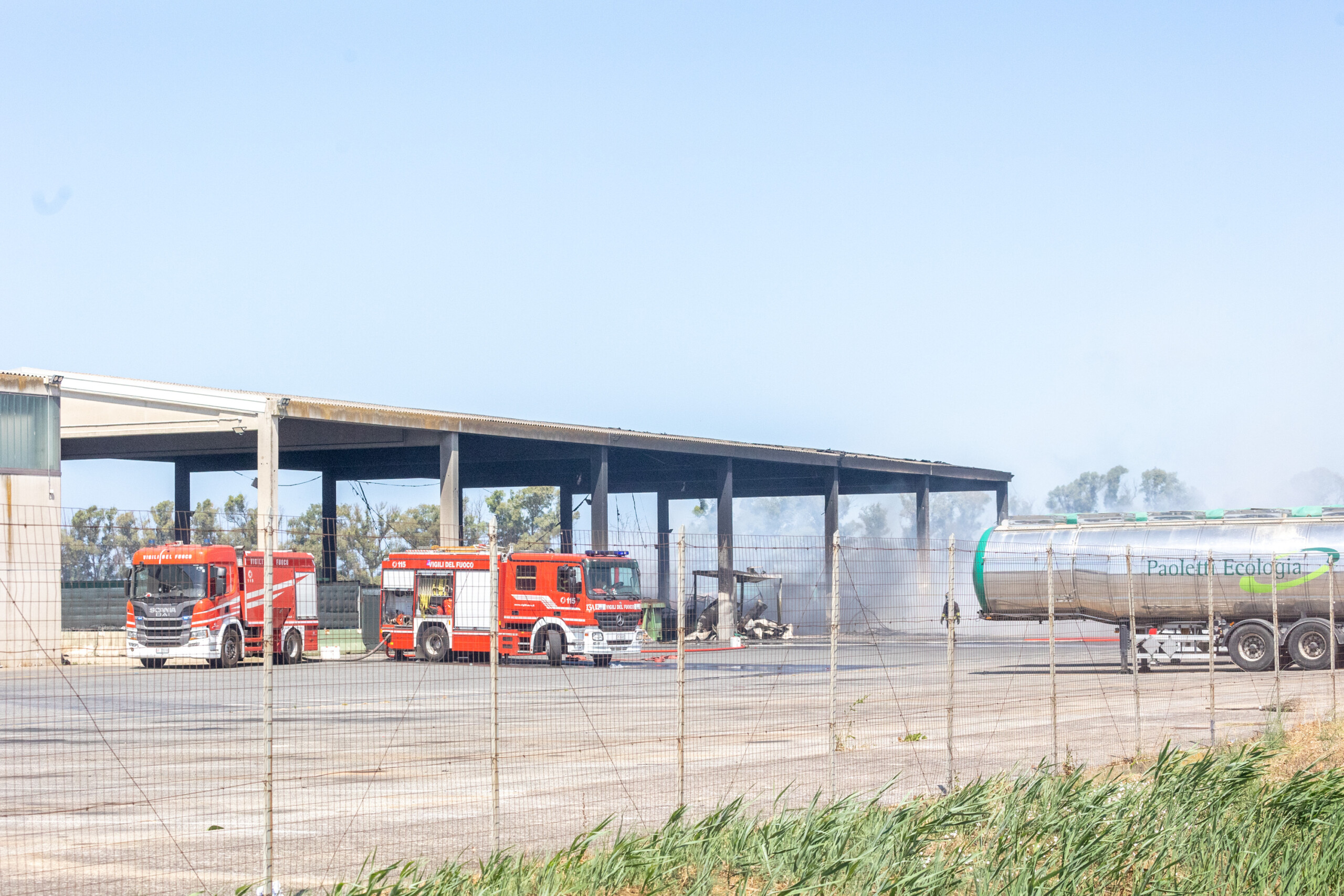 rome fire in abandoned building at least one person injured scaled