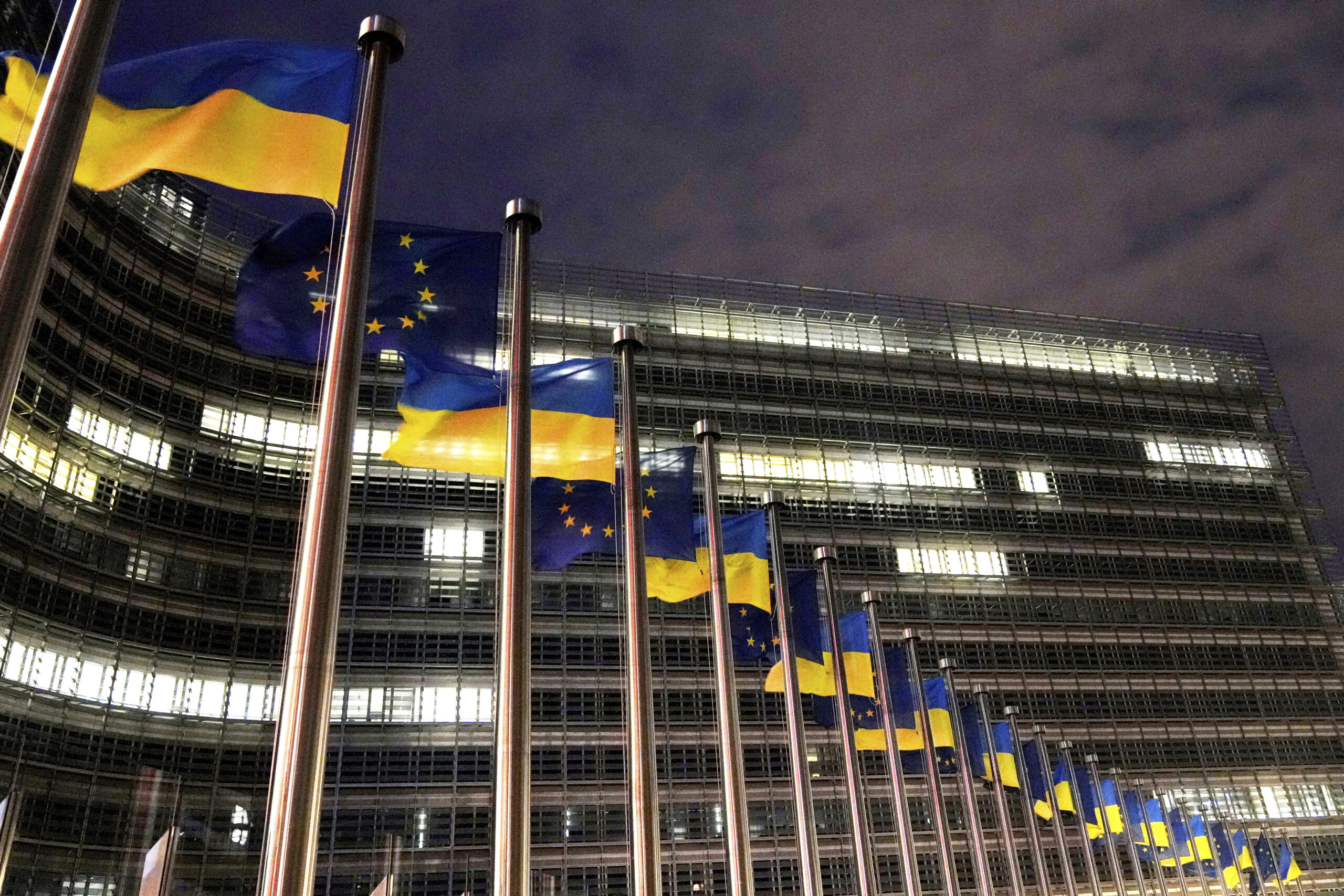 ukraine eu fight against corruption is central to accession scaled