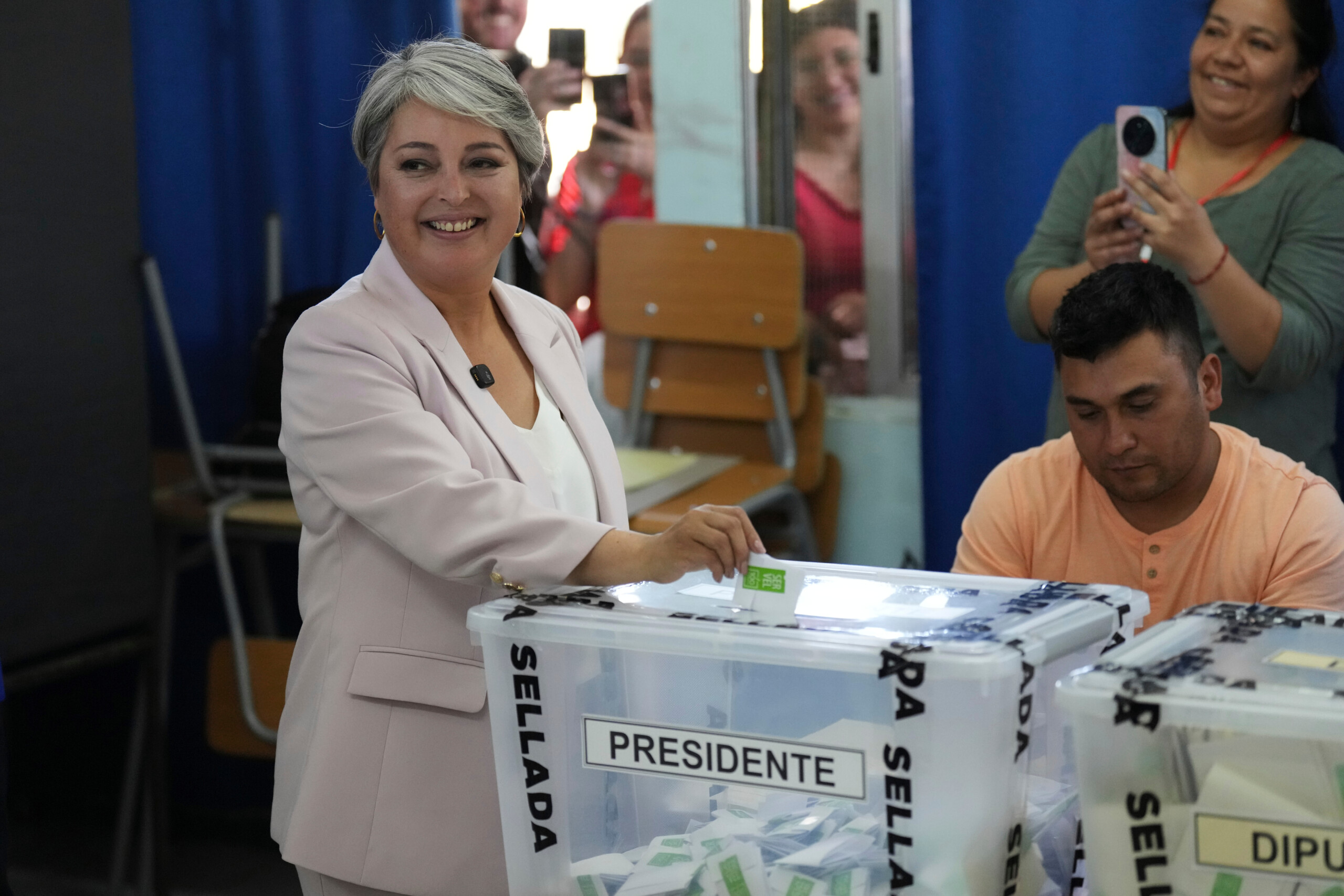 Chile, presidential elections: there will be a runoff between Jeannette Jara and José Antonio Kast 1 chile presidential elections there will be a runoff between jeannette jara and jose antonio kast scaled