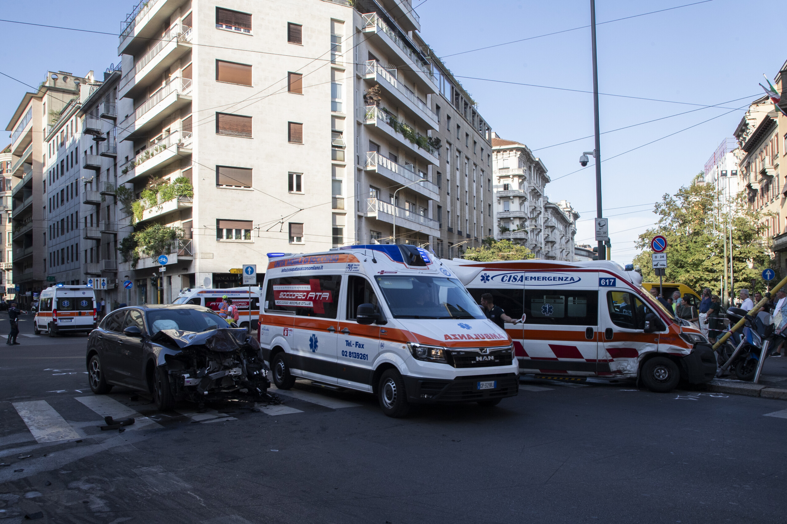 road accidents minibus collides with car in pordenone driver injured scaled