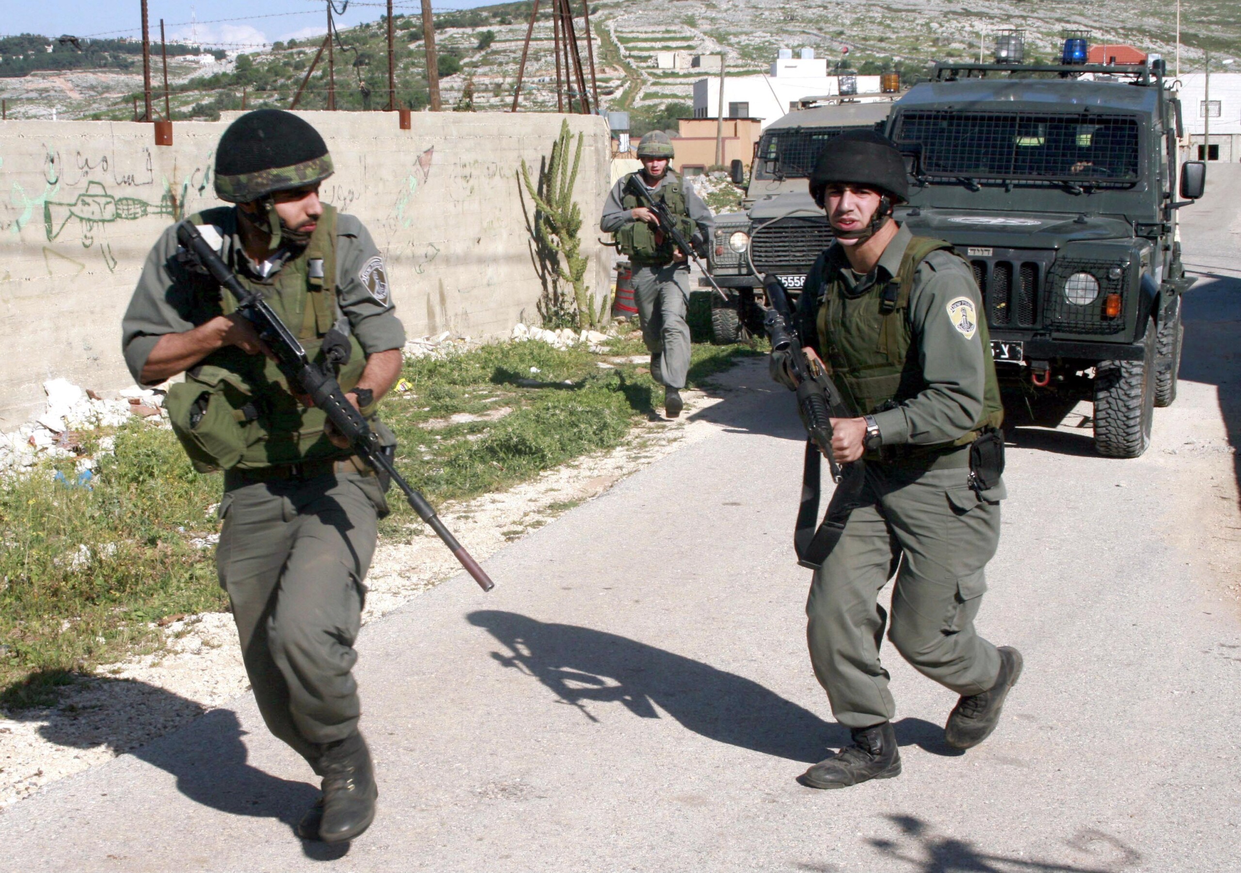 gaza eu sources towards training 3000 palestinian police officers scaled