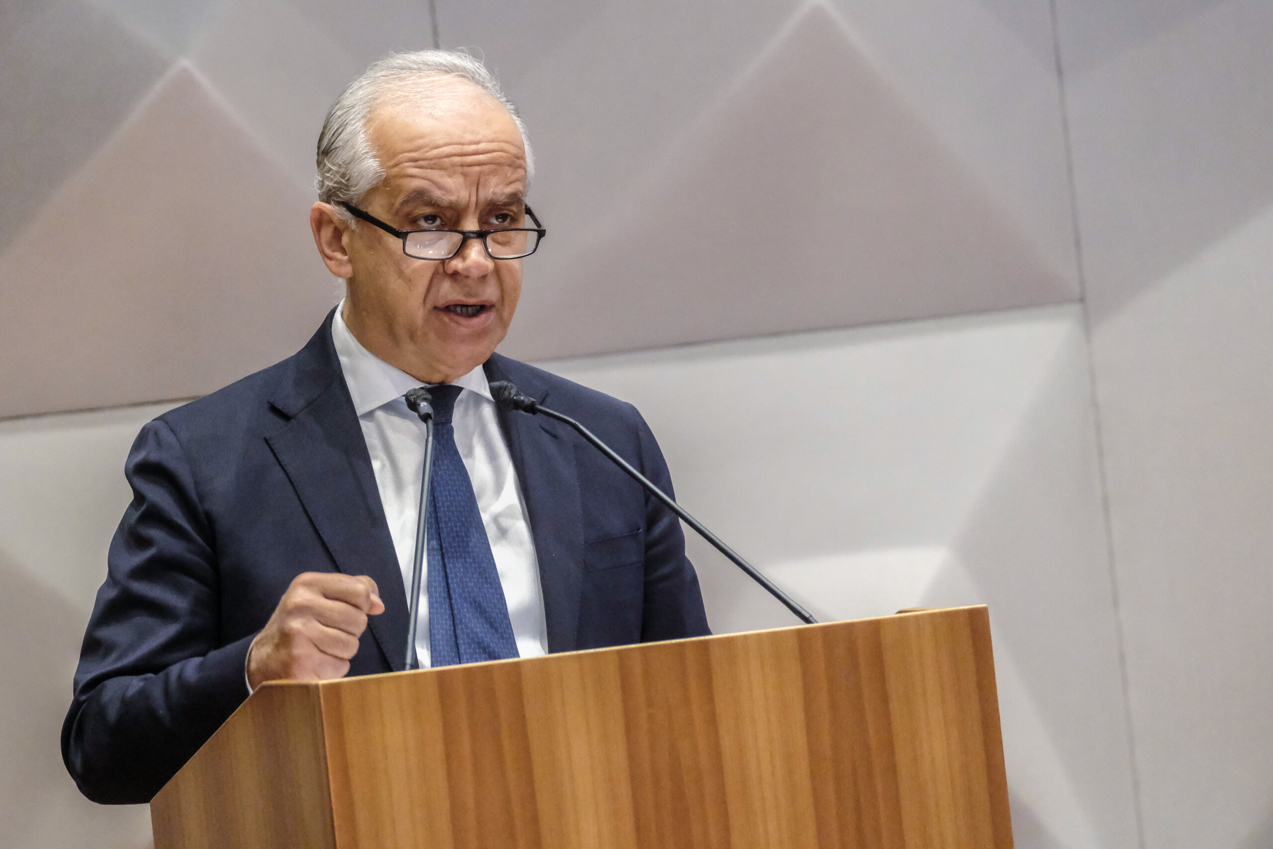 piantedosi already 15 identified in bologna solidarity with injured officers scaled